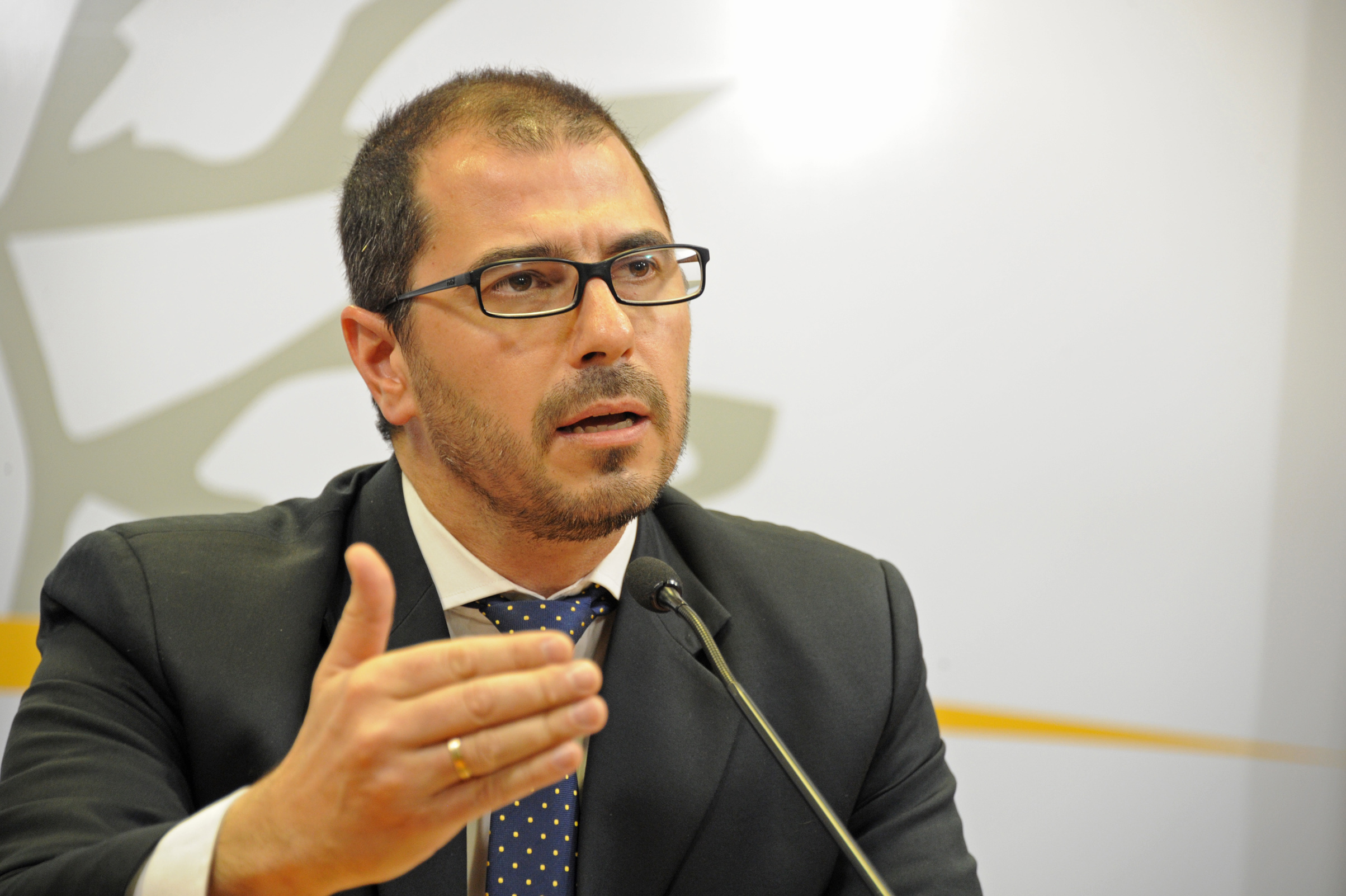Juan Andrés Roballo, Prosecretario de Presidencia, haciendo uso de la palabra