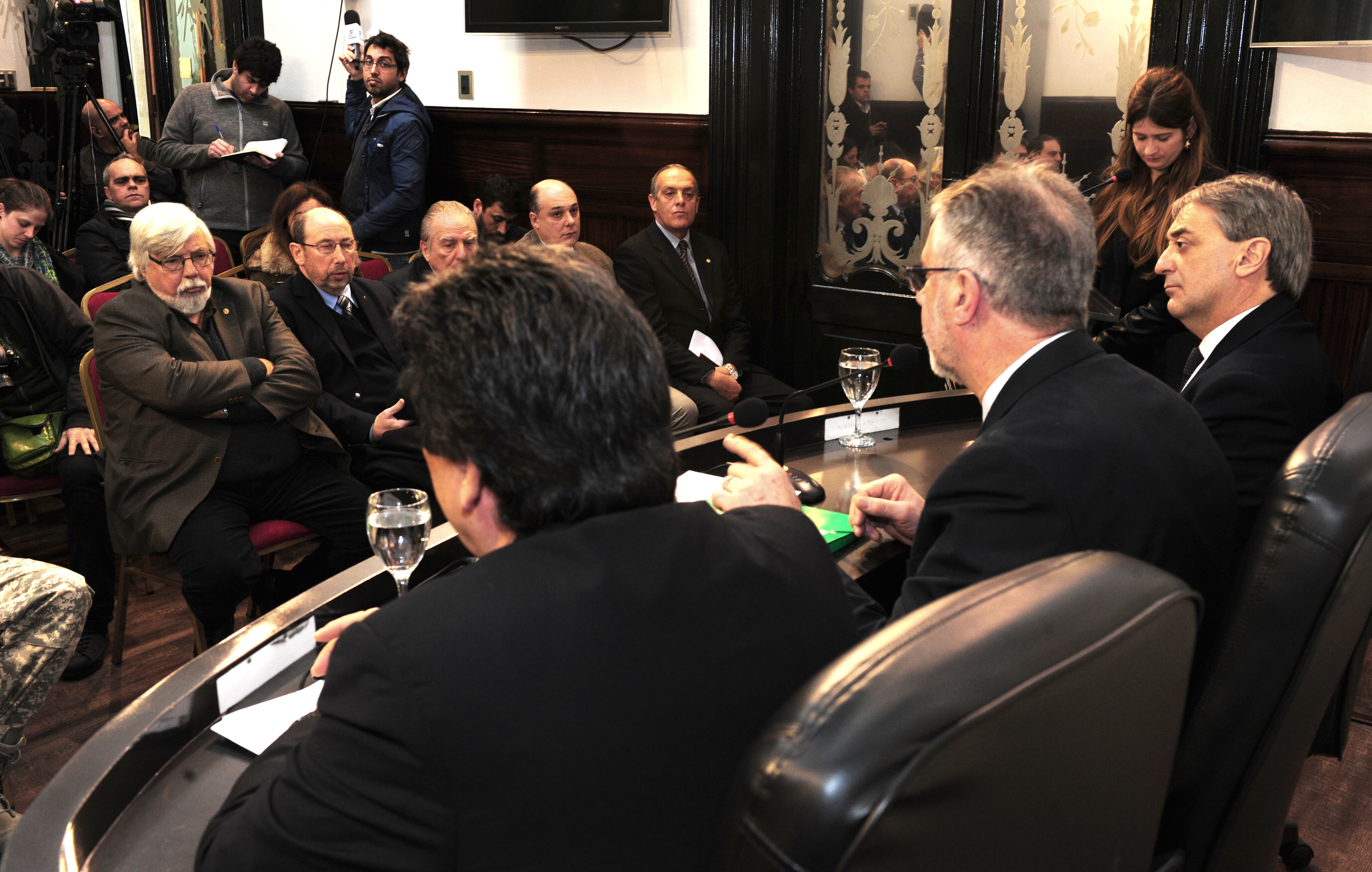 Conferencia sobre seguridad en el fútbol