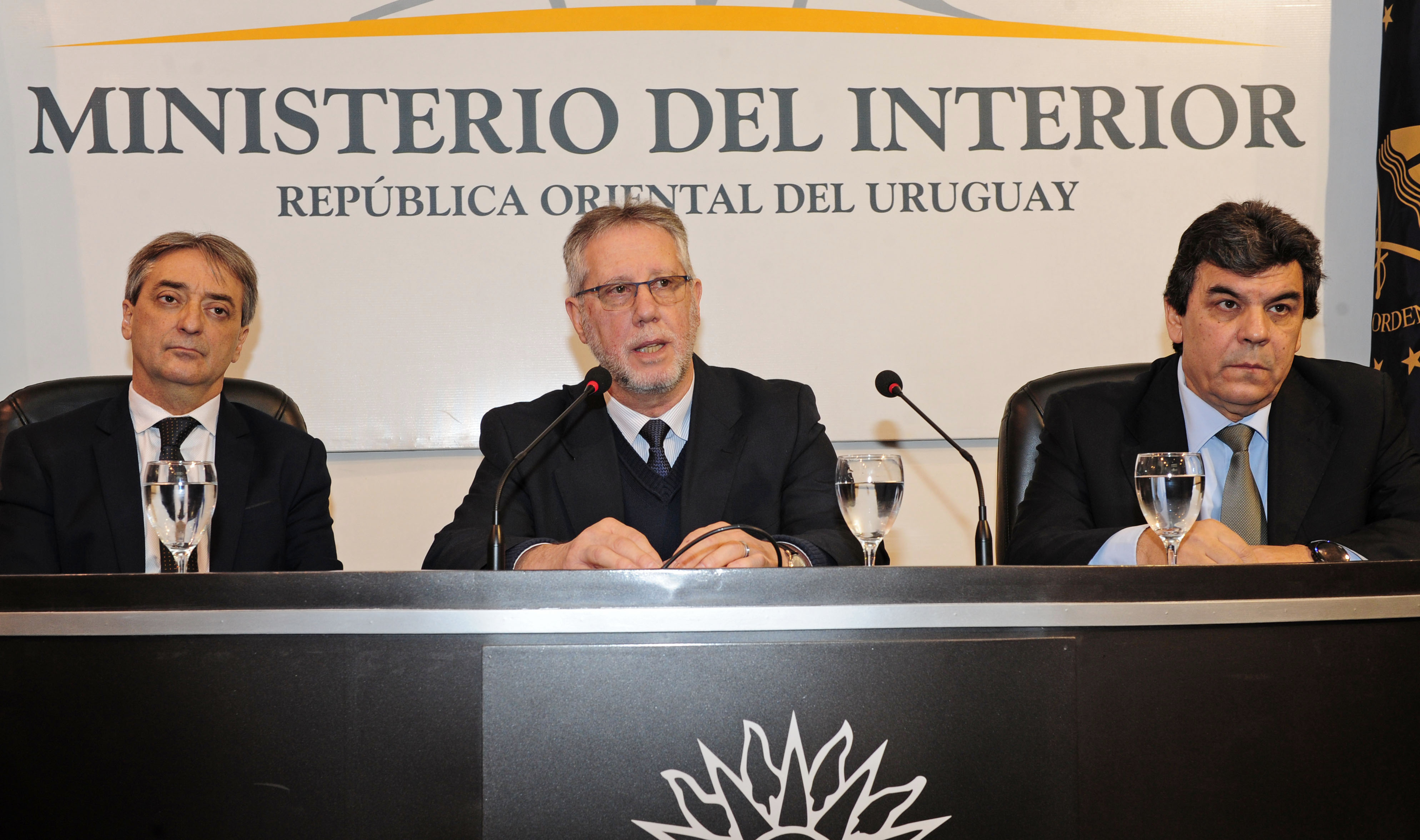 Fernando Cáceres, Jorge Vázquez y Mario Layera en conferencia de prensa
