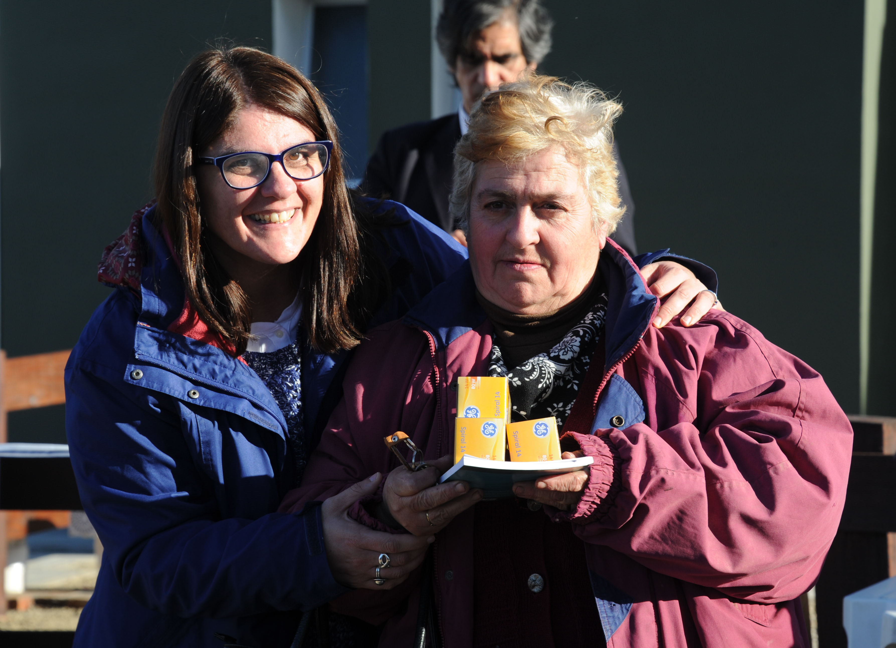 Entrega de llaves a adjudicatarios