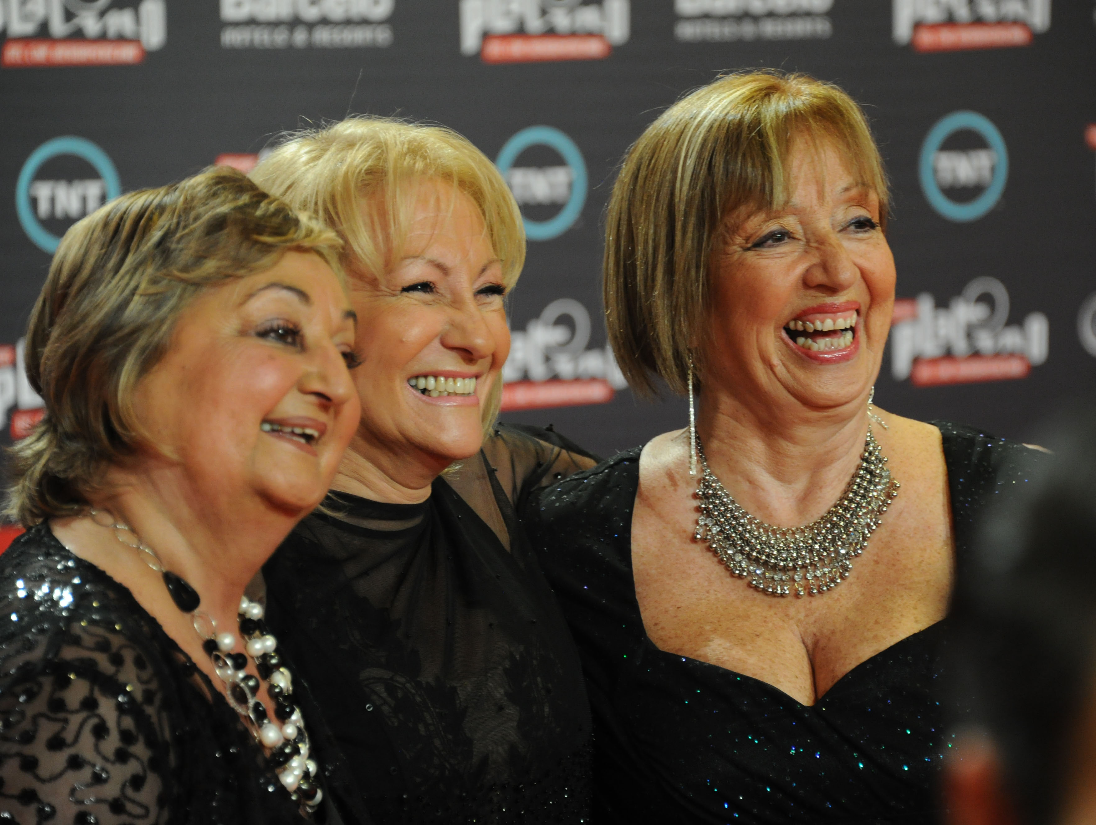 Ministras Kechichian, Cosse y Muñoz en la alfombra roja de los Premios Platino