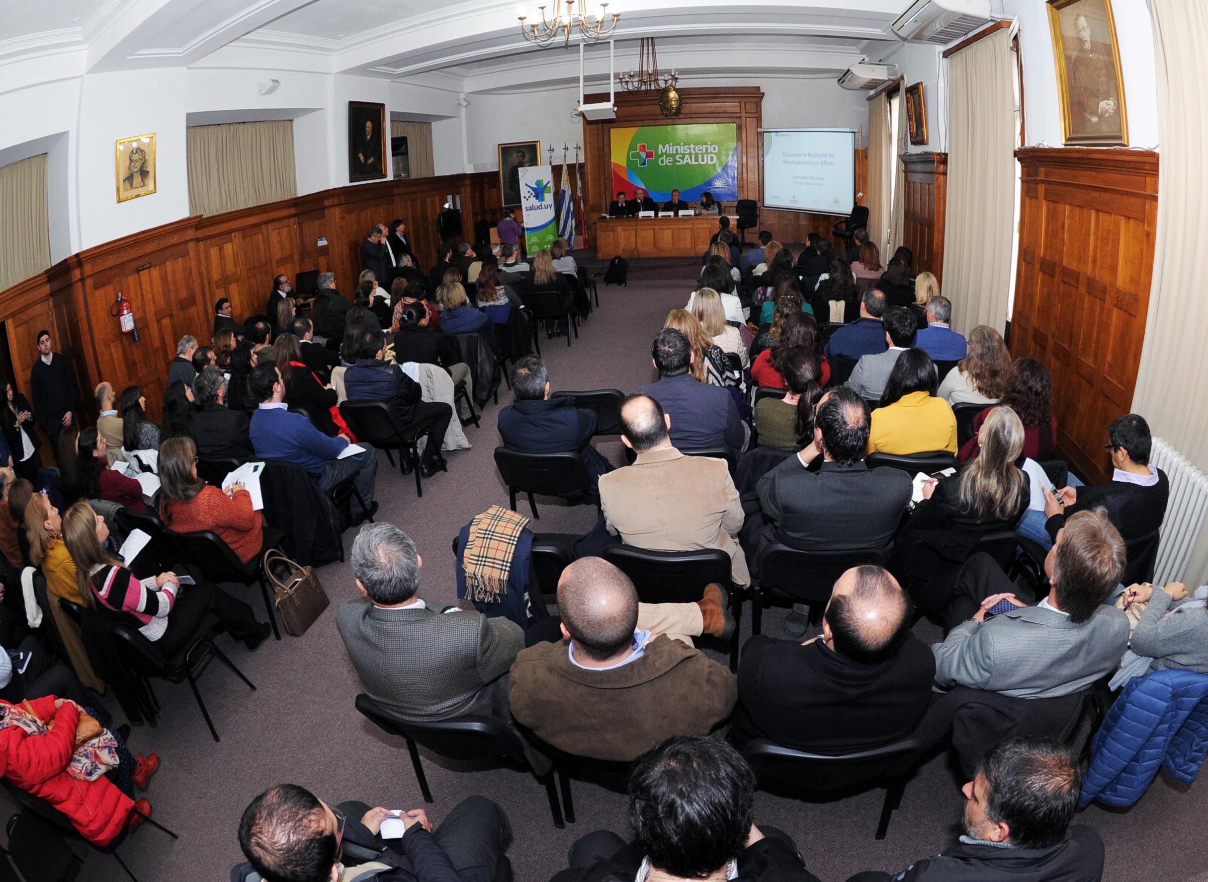 Asistentes en la presentación
