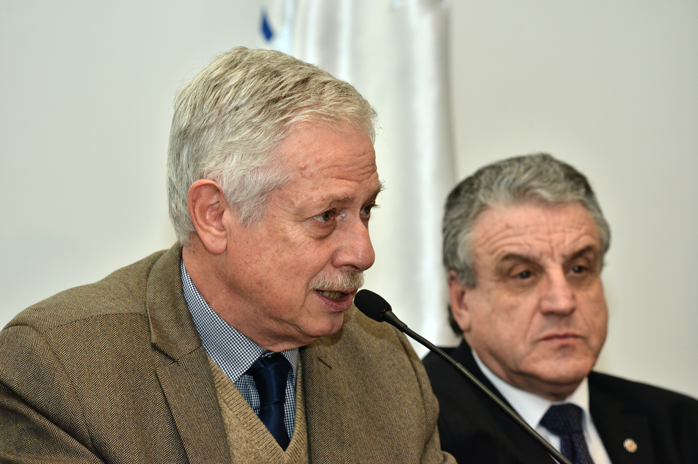 Ministro de Salud Pública, Jorge Basso, haciendo uso de la palabra