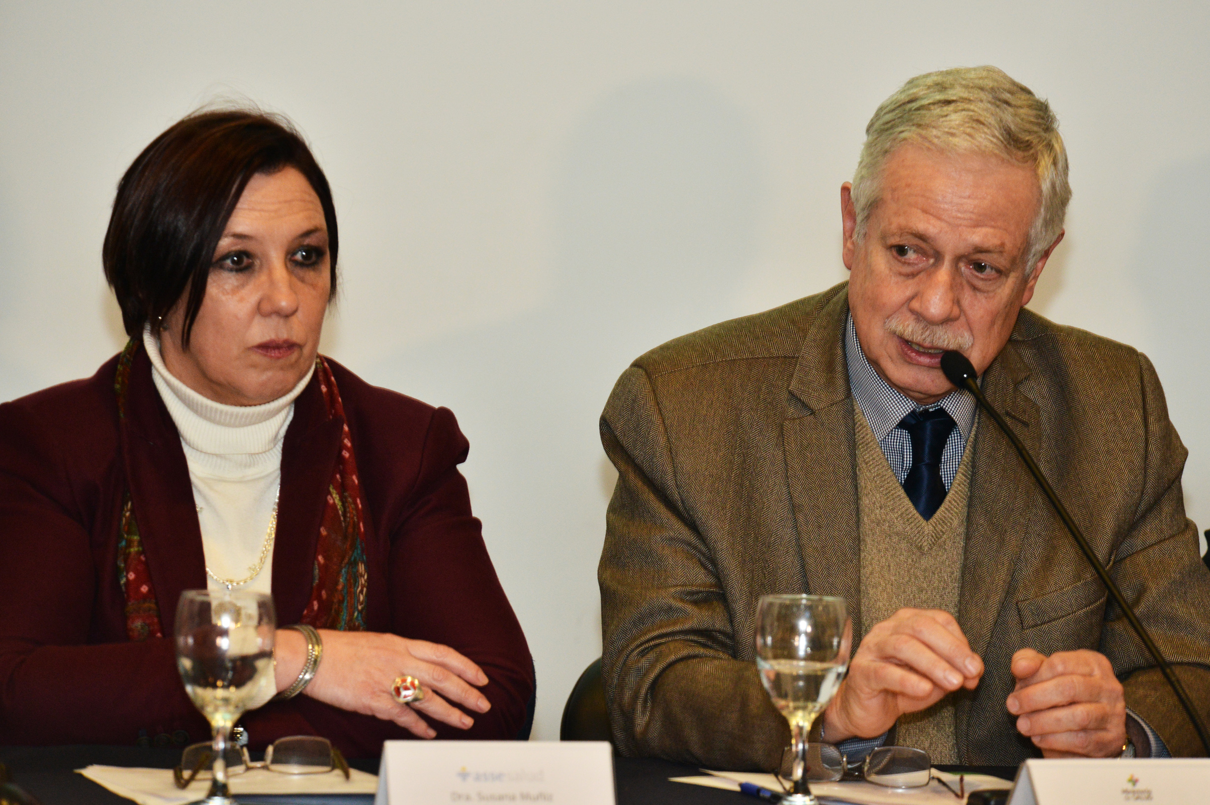 Ministro de Salud Pública, Jorge Basso, haciendo uso de la palabra