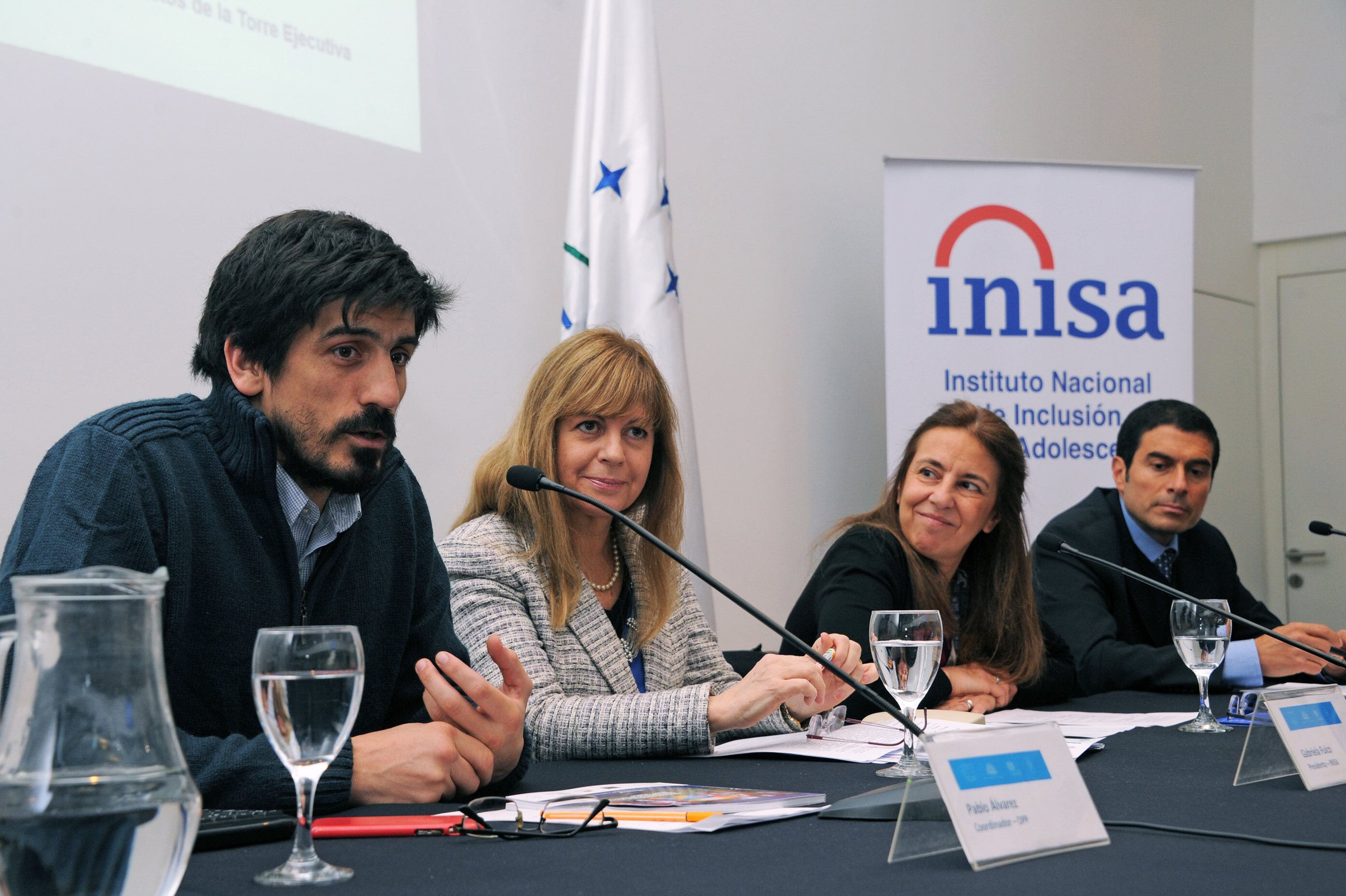 Coordinador General de la Oficina de Planeamiento y Presupuesto, Pablo Alvarez, haciendo uso de la palabra