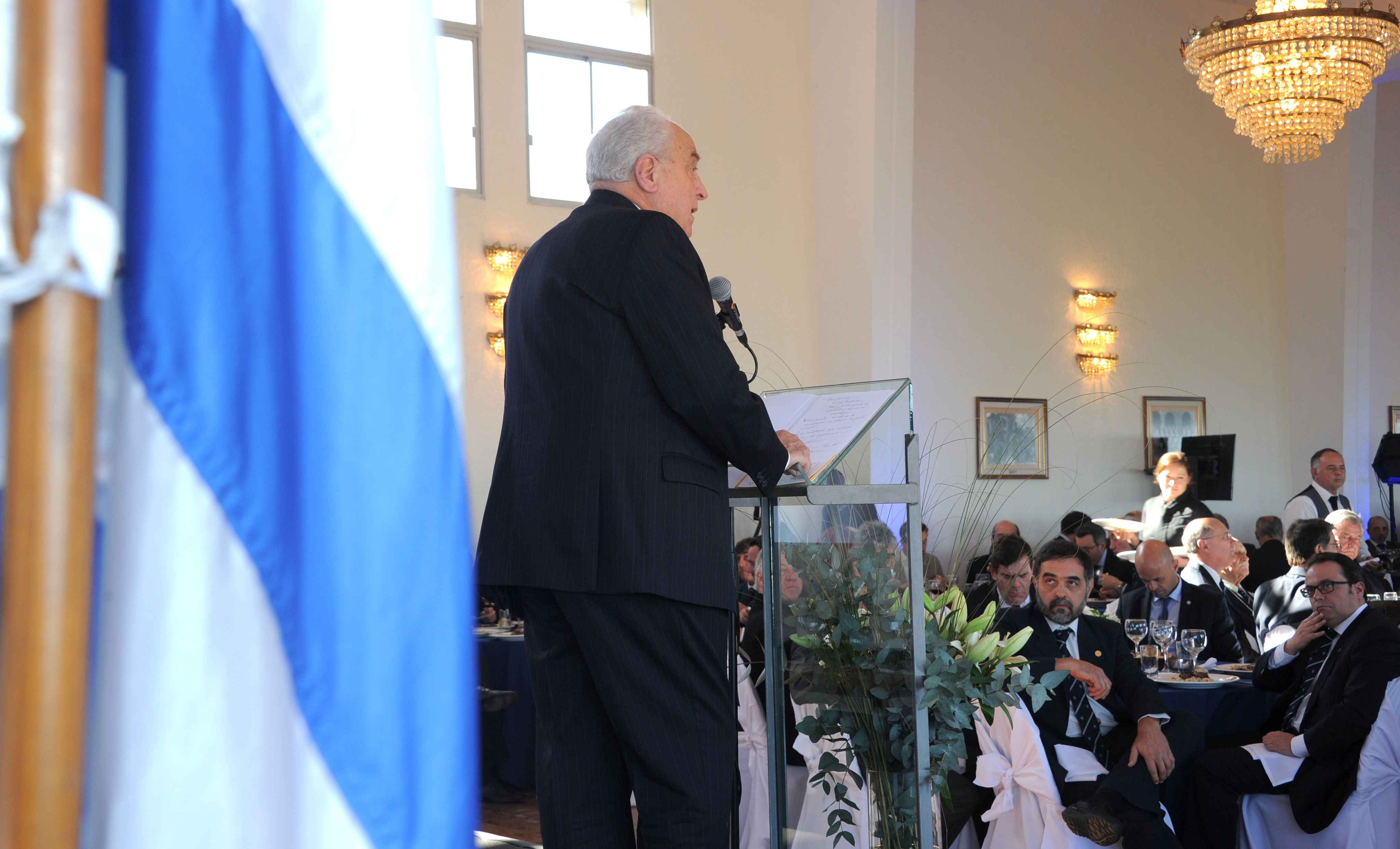 Ministro de Transporte y Obras Públicas, Víctor Rossi