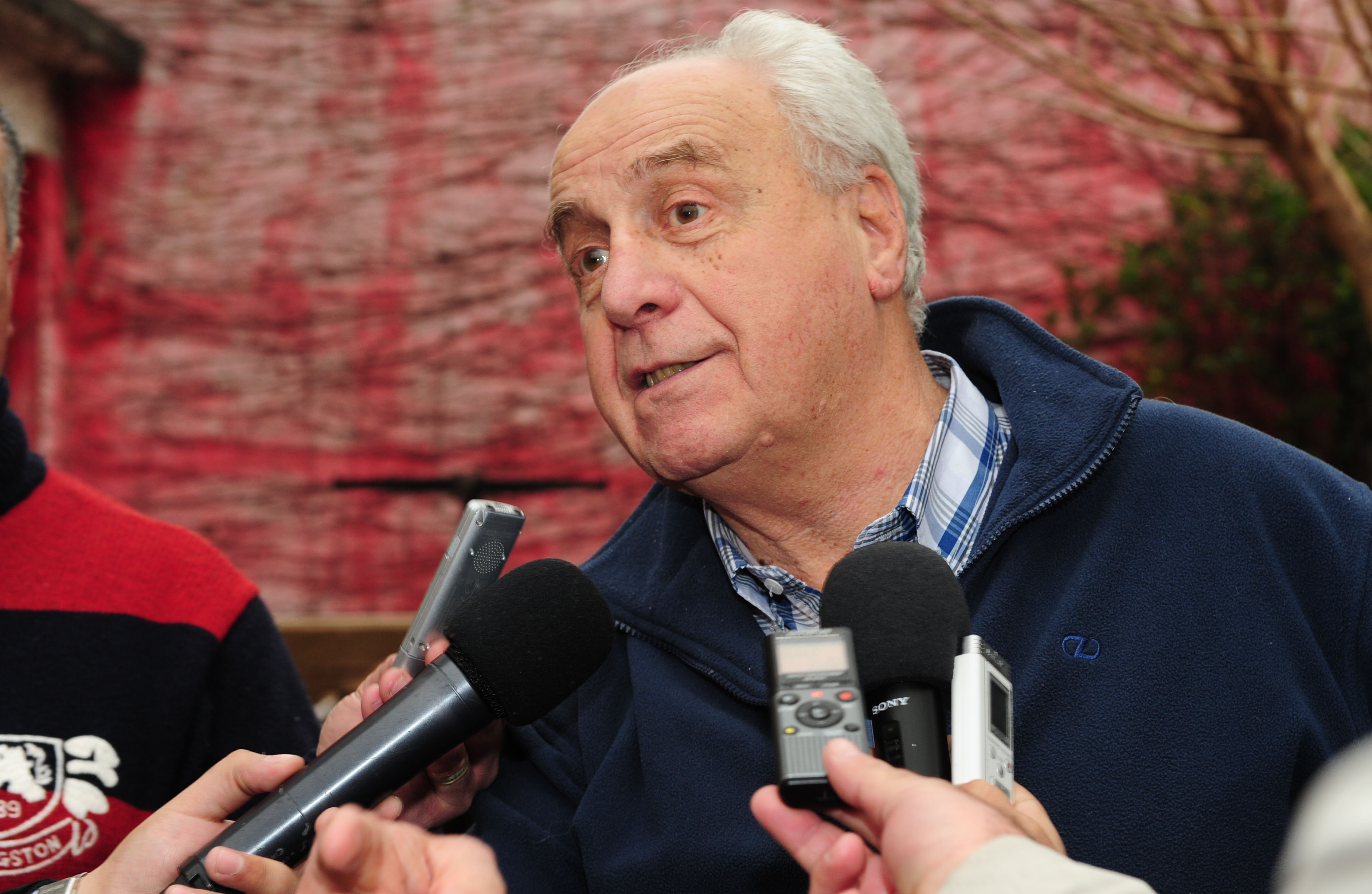 Ministro Victor Rossi en declaraciones a la prensa