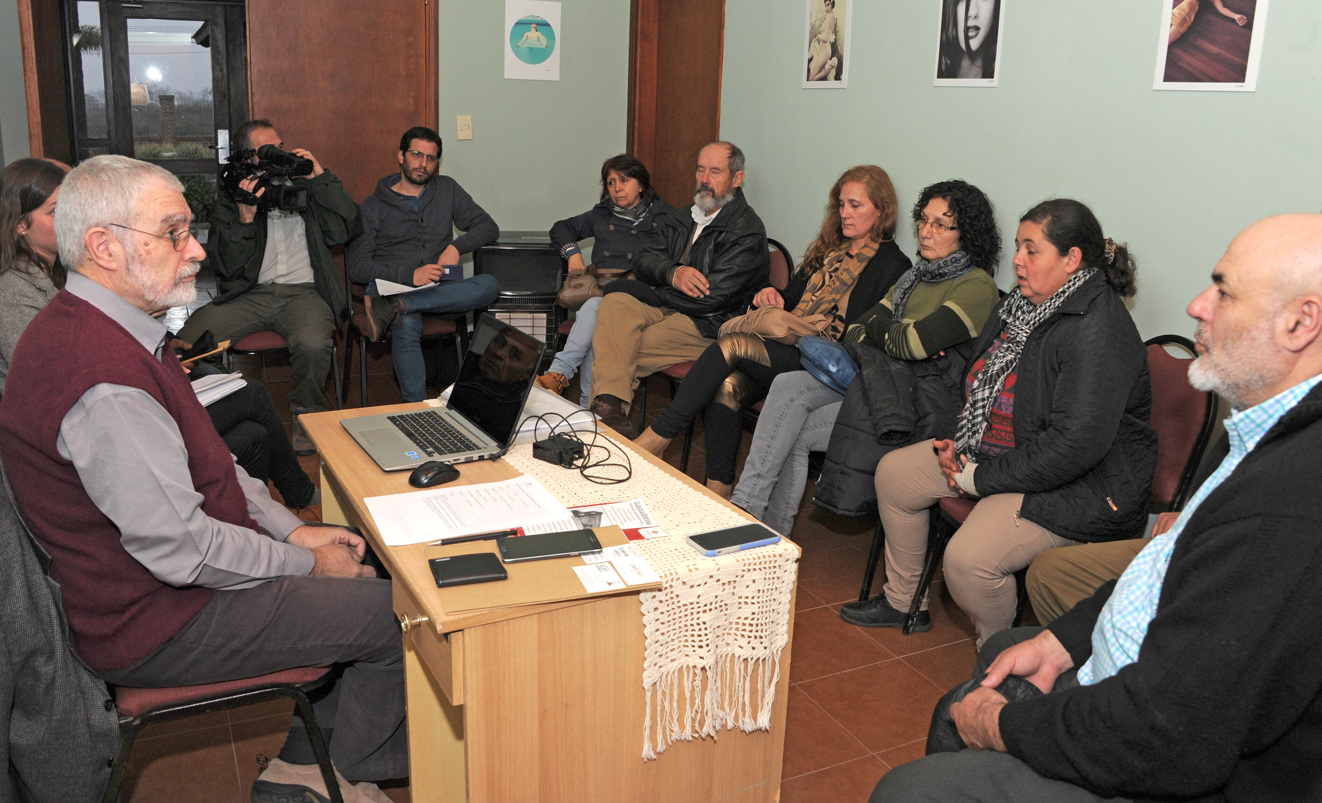 Subsecretario de Turismo, Benjamín Liberoff conversa con vecinos de Carmelo