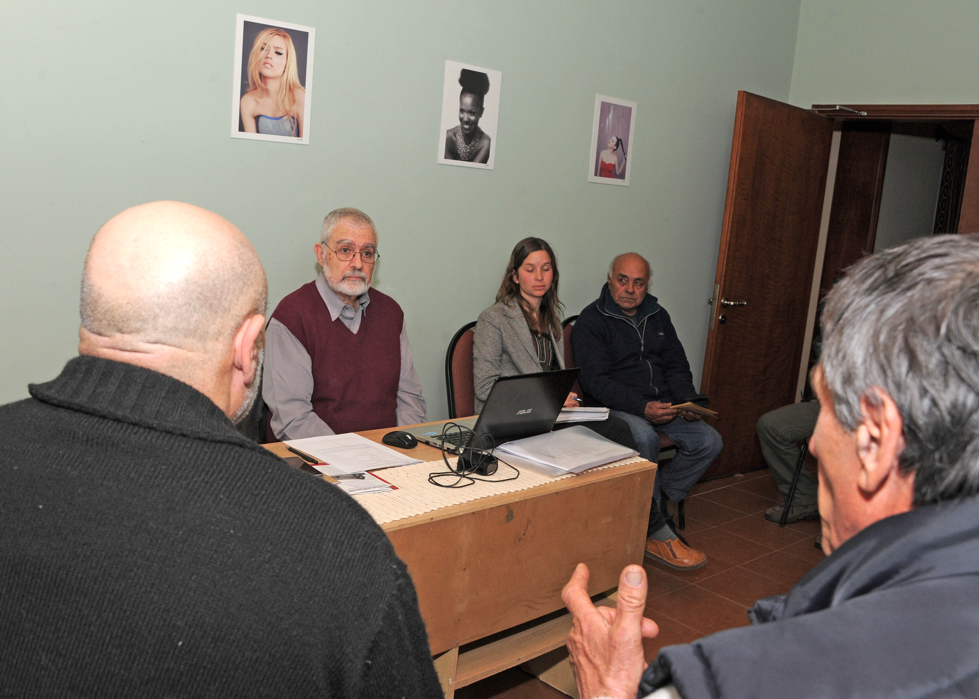 Subsecretario de Turismo, Benjamín Liberoff conversa con vecinos de Carmelo