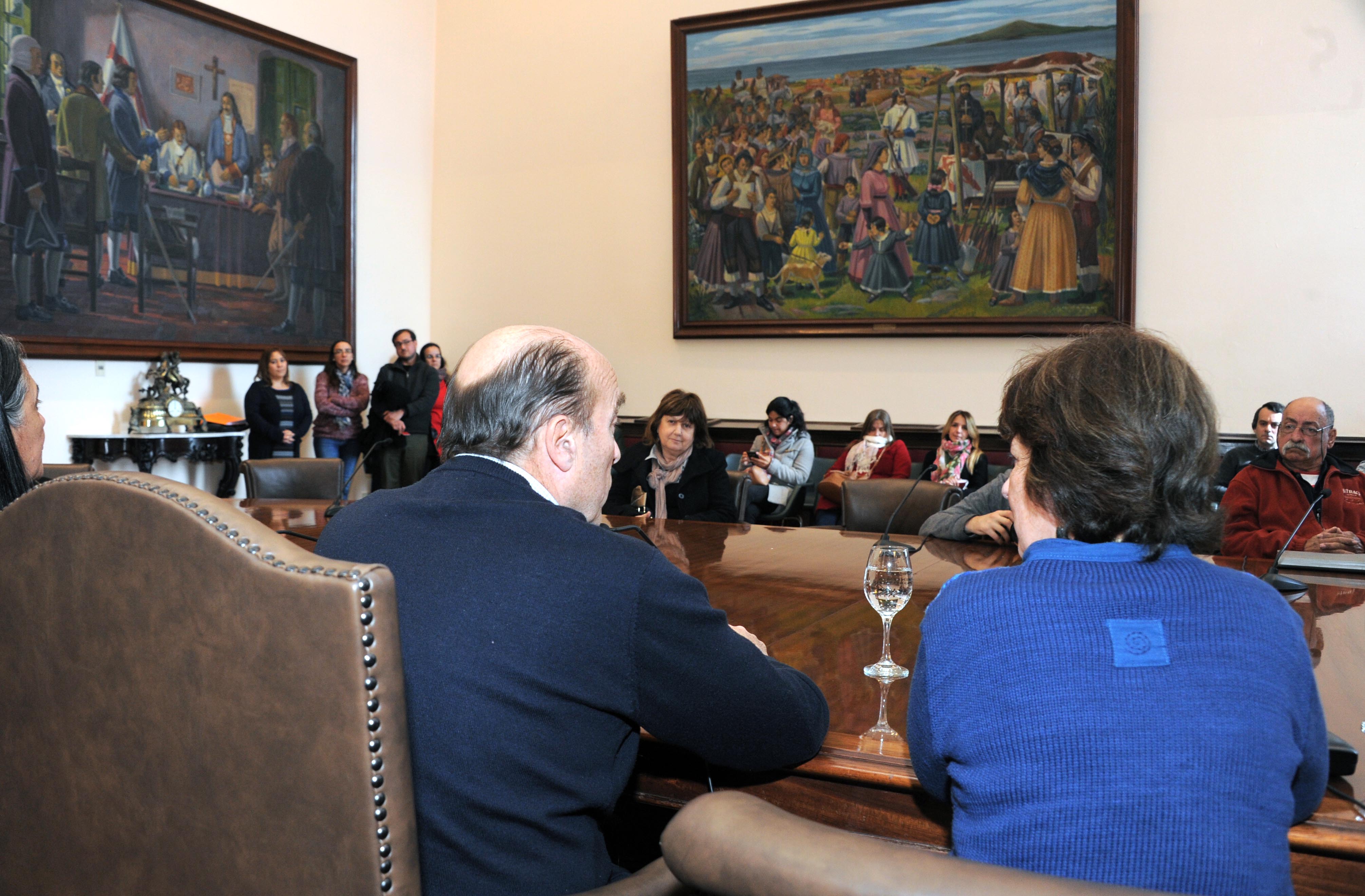 Firma de convenio entre Intendencia de Montevideo y el Inau