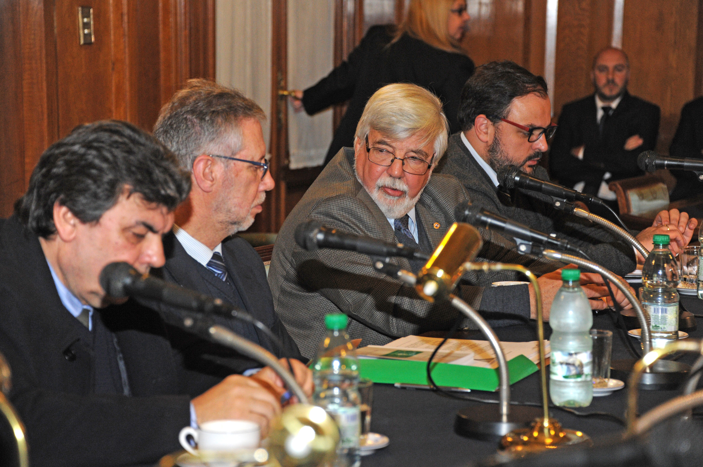 Autoridades del Ministerio del Interior en la reunión con la Comisión de Seguridad del Parlamento Nacional