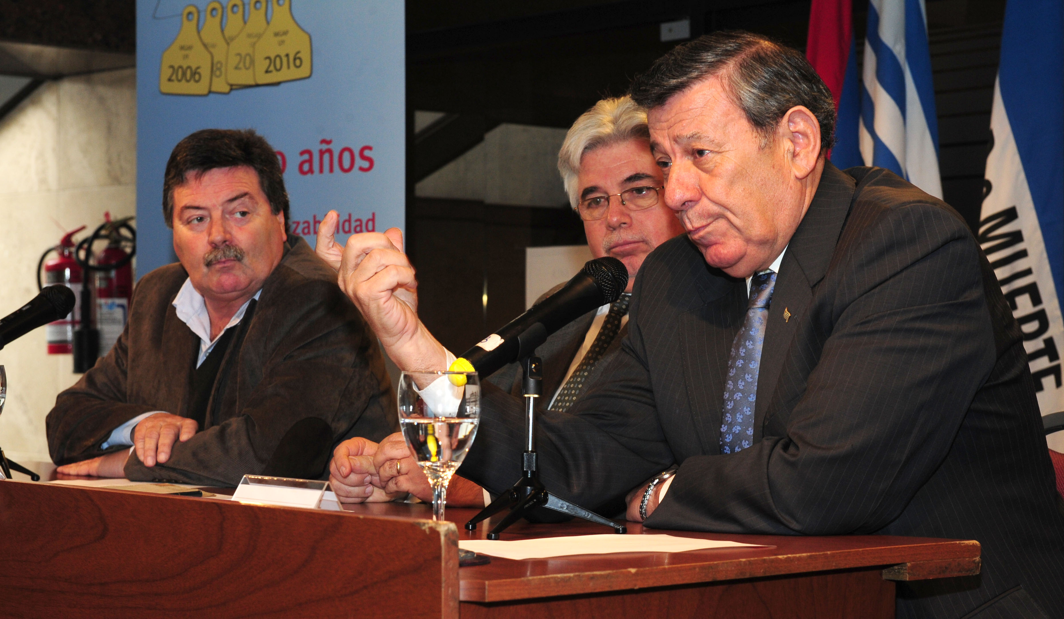 Ministro de Relaciones Exteriores, Rodolfo Nin Novoa décimo aniversario de la ley de Trazabilidad Individual Bovina Obligatoria