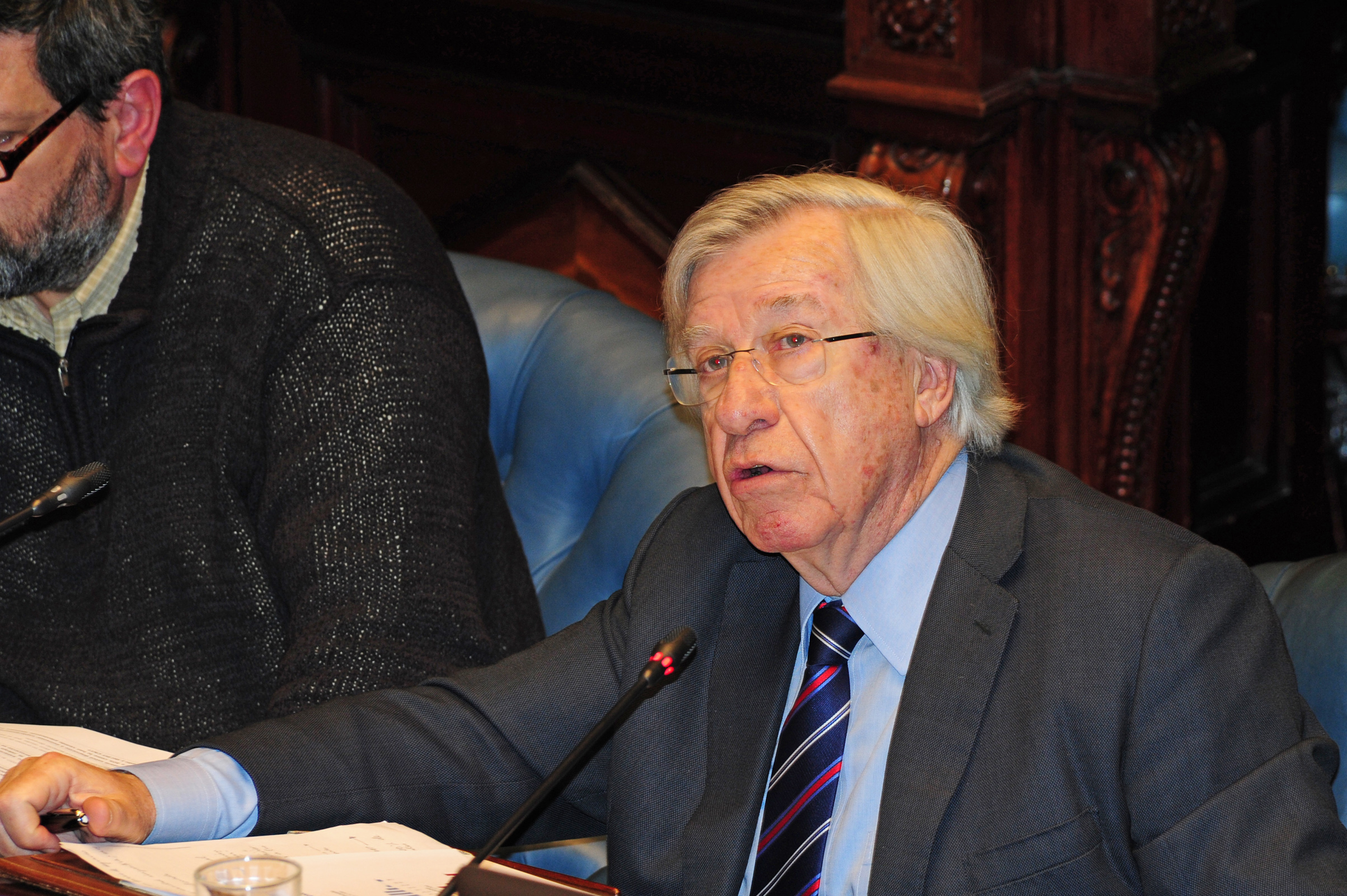 Ministro Danilo Astori durante la interpelación en la Cámara de Senadores