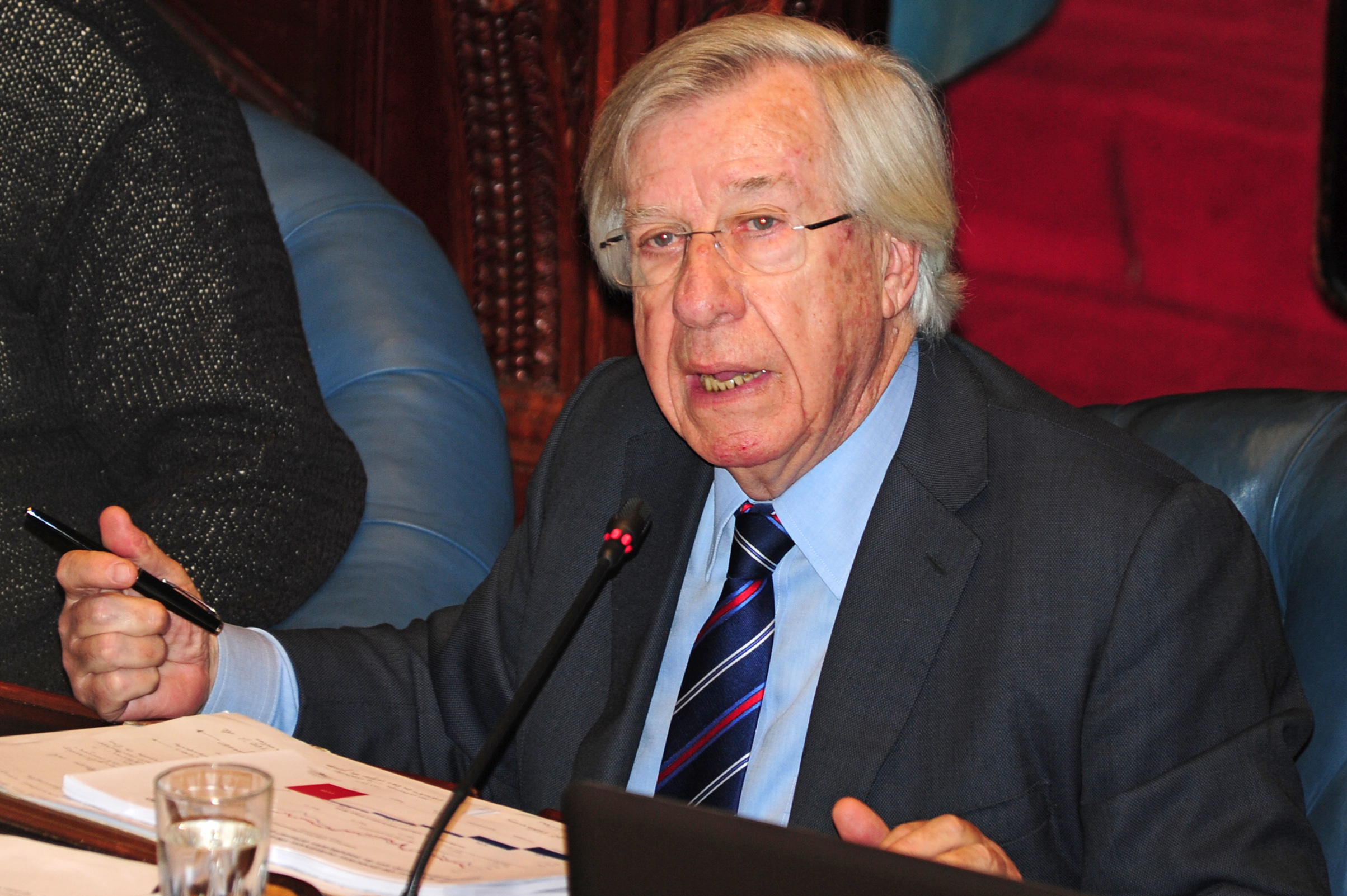 Ministro Danilo Astori durante la interpelación en la Cámara de Senadores