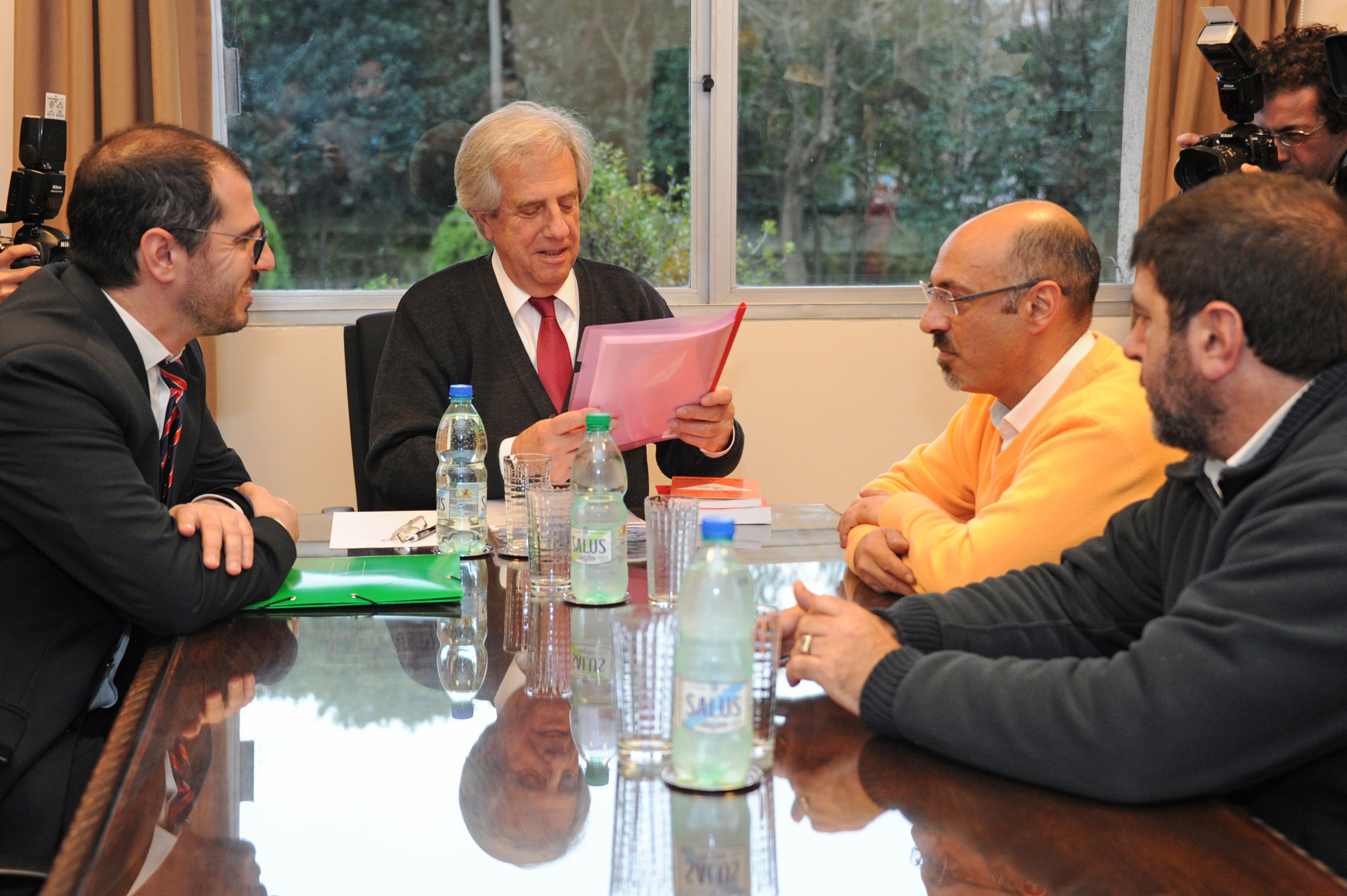 Presidente Tabaré Vázquez junto al Prosecretario Roballo recibieron a dirigentes del PIT - CNT