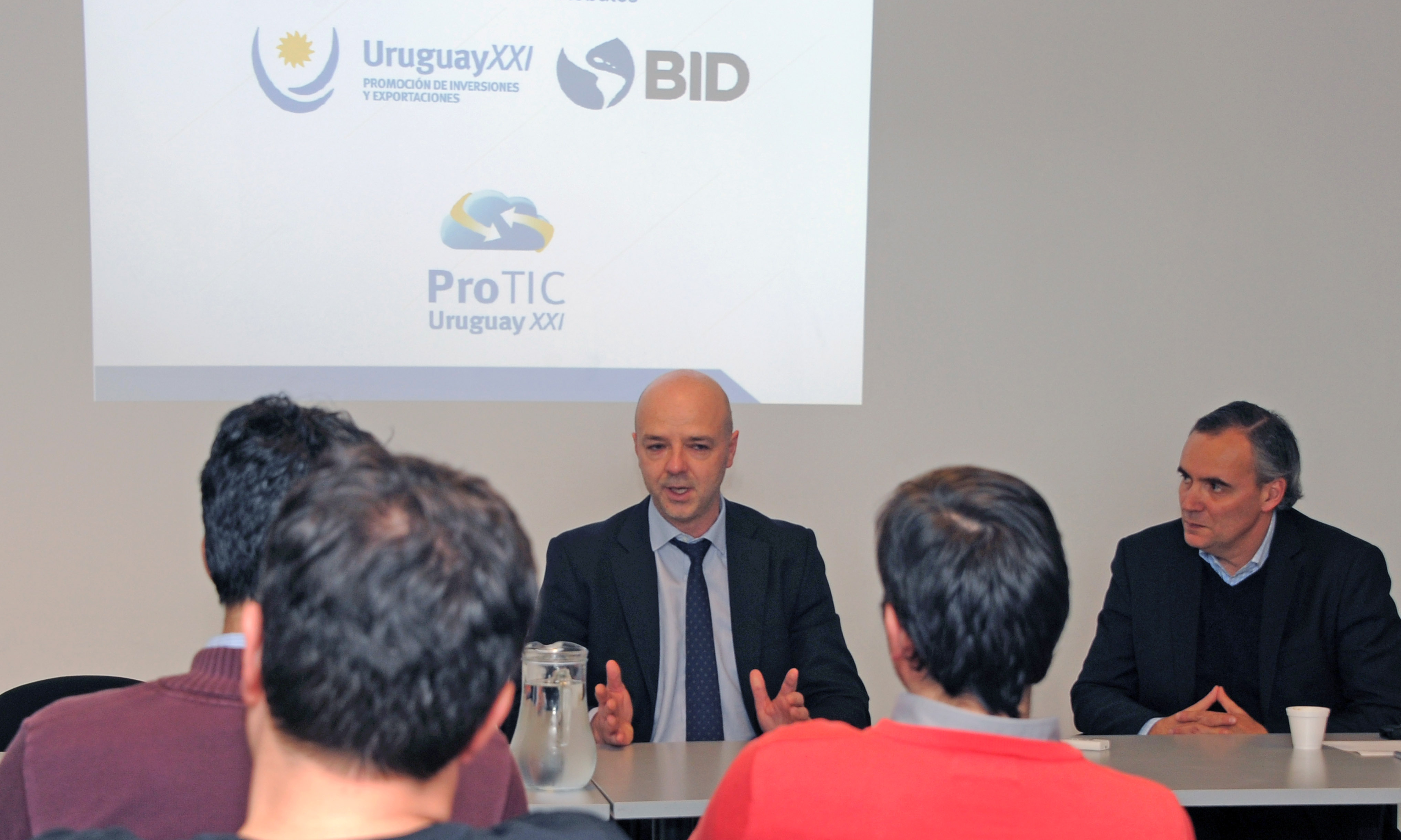 Director ejecutivo de Uruguay XXI, Antonio Carámbula se dirige a los presentes