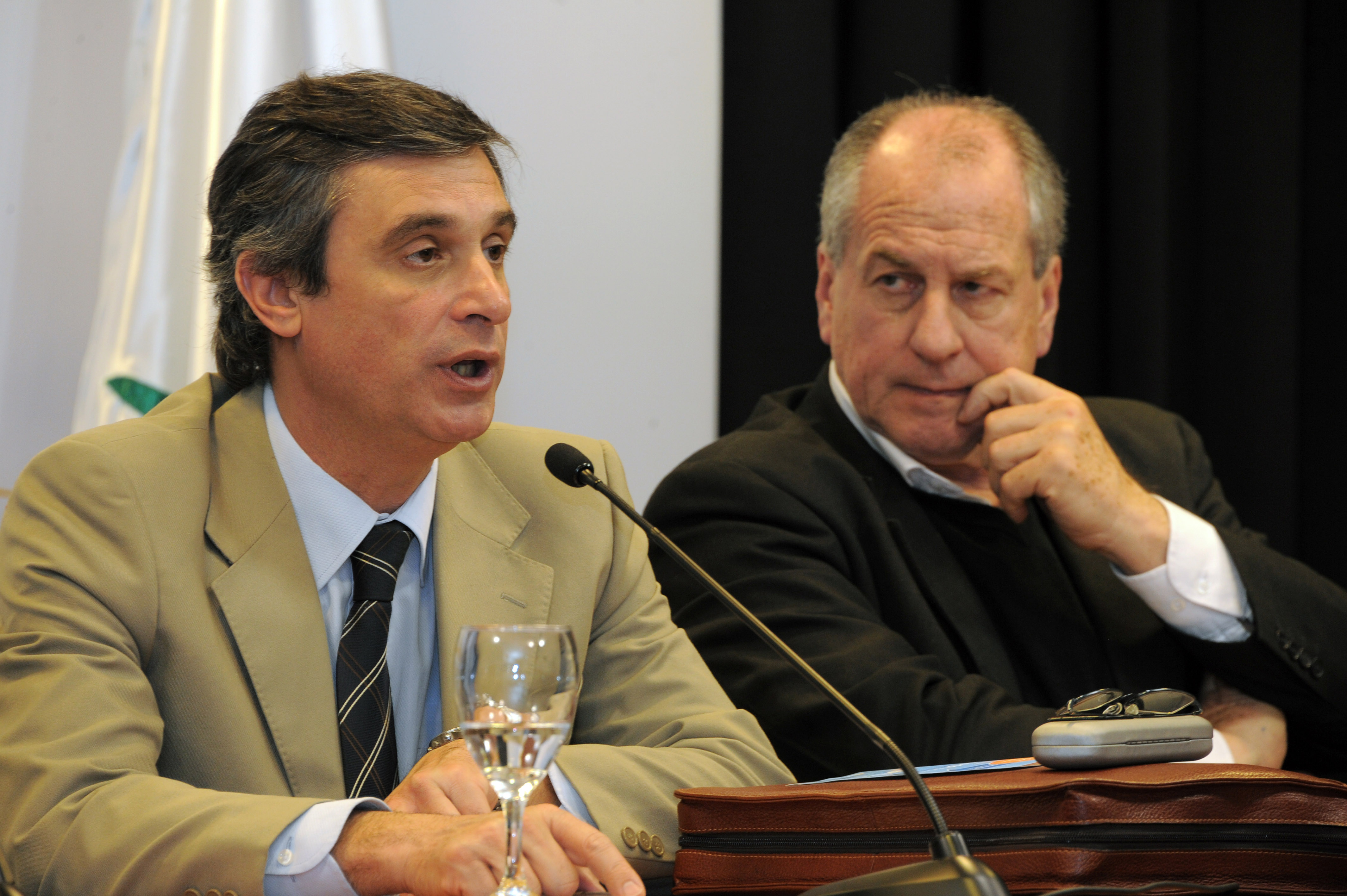 Director de OPP, Álvaro García junto al ministro de Trabajo y Seguridad Social, Ernesto Murro