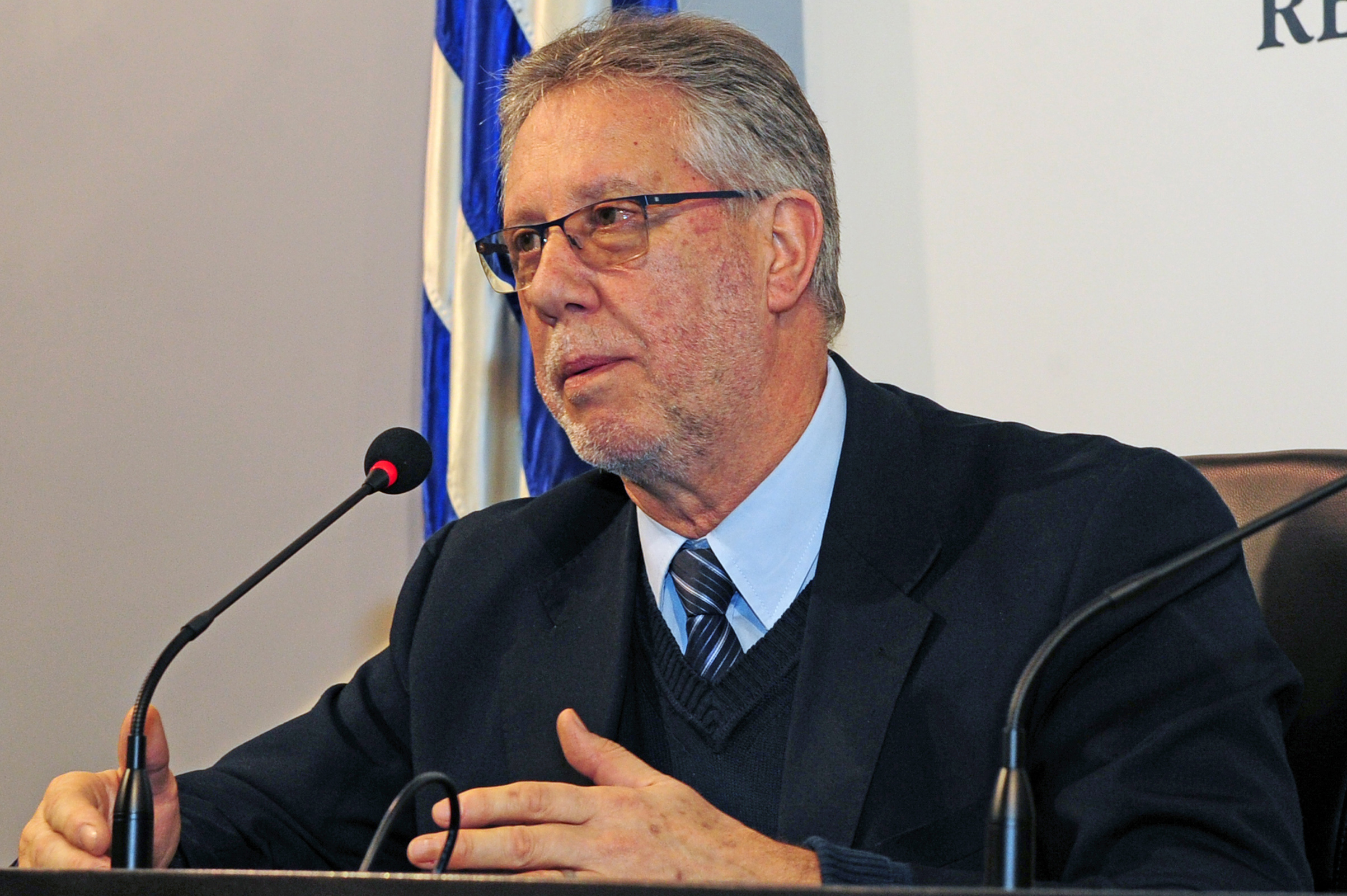 Subsecretario del Ministerio del Interior, Jorge Vázquez, haciendo uso de la palabra