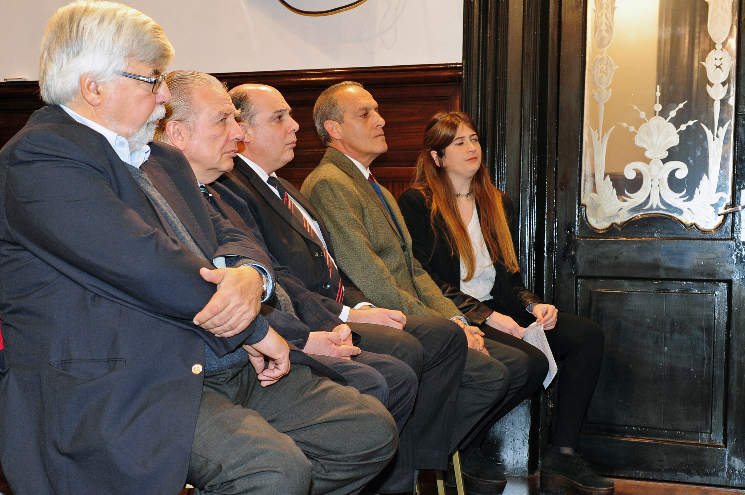 Ministro del Interior, Eduardo Bonomi, junto a autoridades asistentes a la firma del convenio