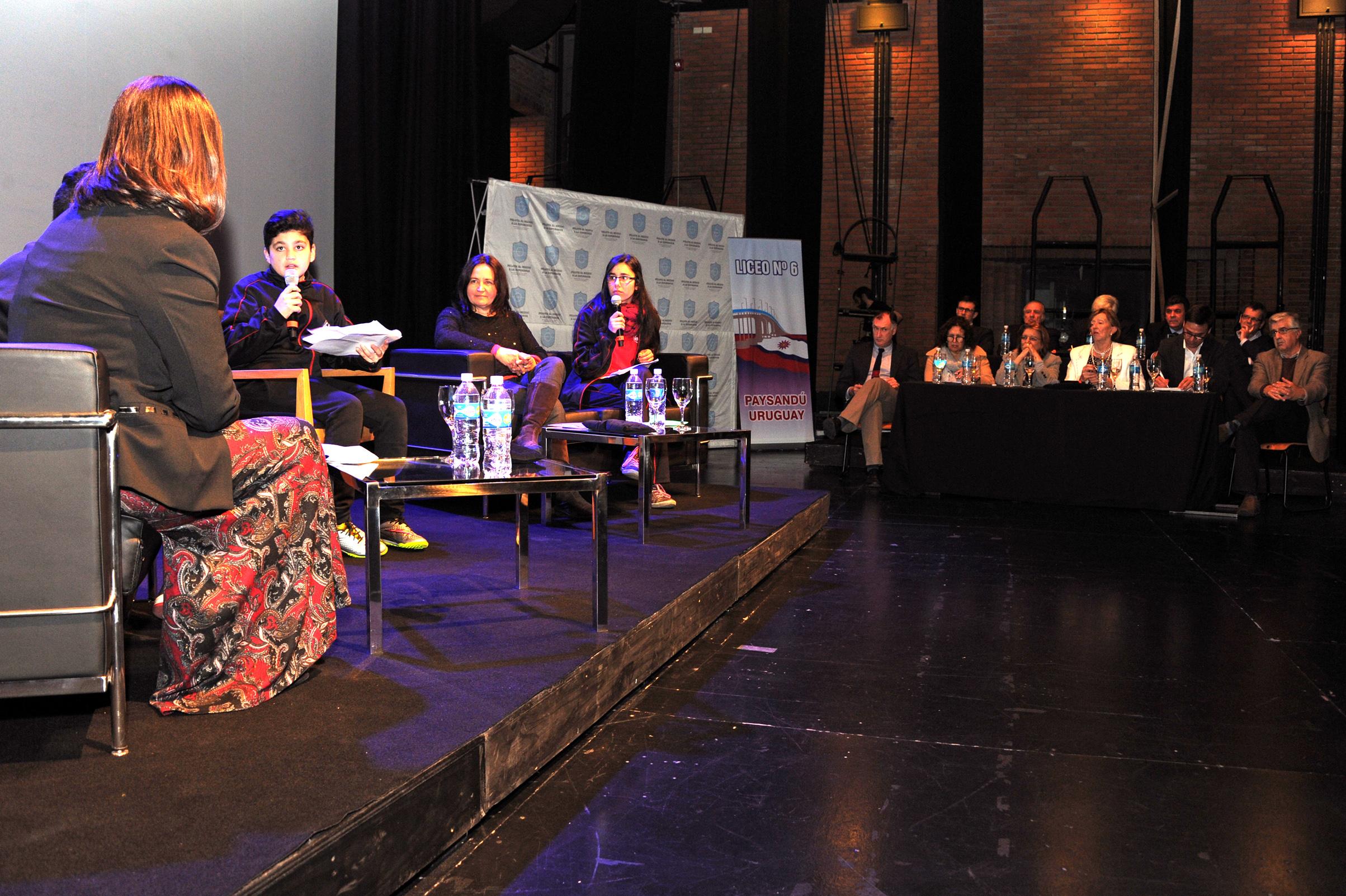 DIálogo con los jóvenes estudiantes