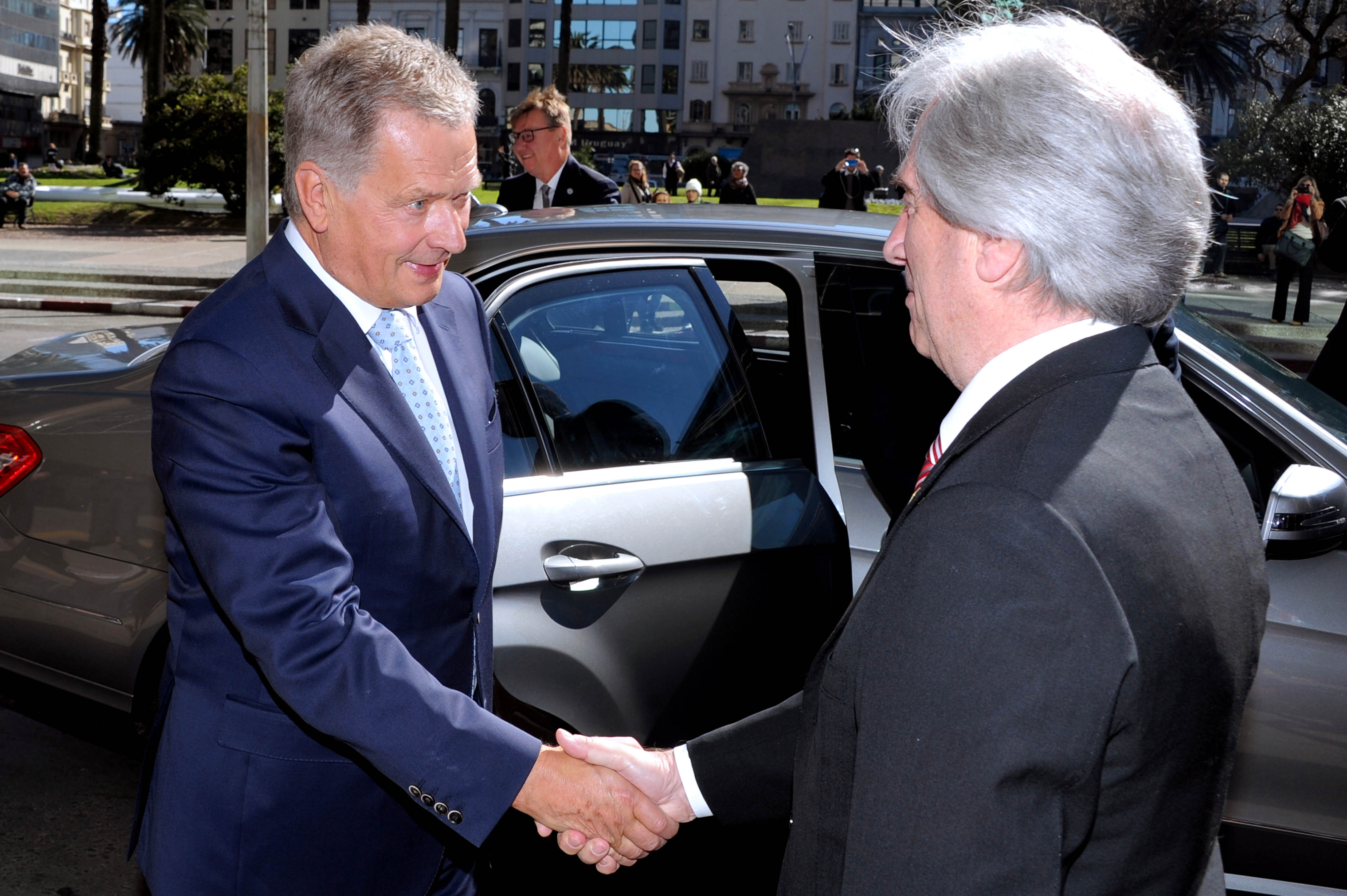 Vázquez saluda su par de Finlandia, Sauli Niinistö