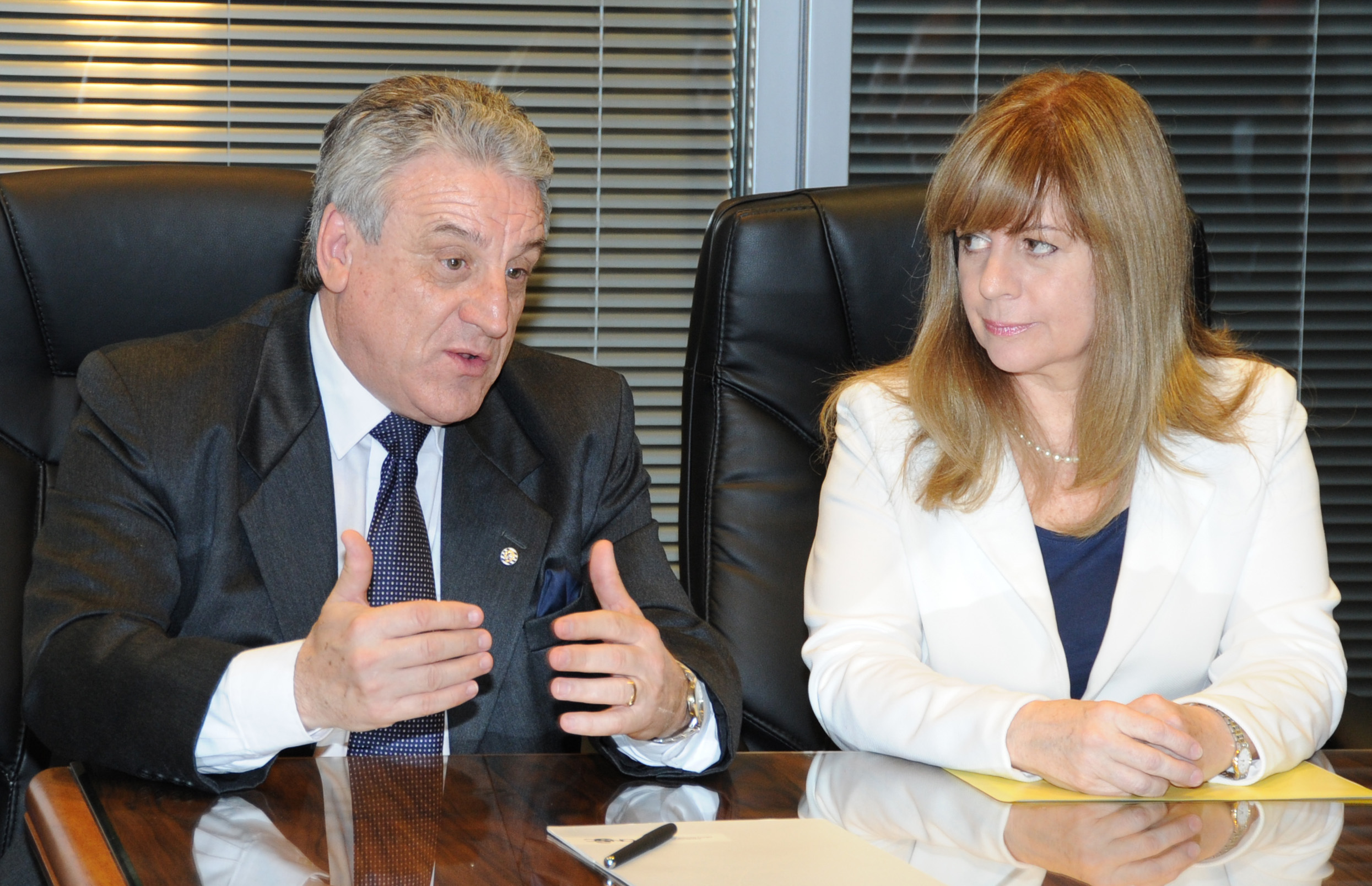 Director de la ONSC, Alberto Scavarelli y presidenta de INISA, Gabriela Fulco