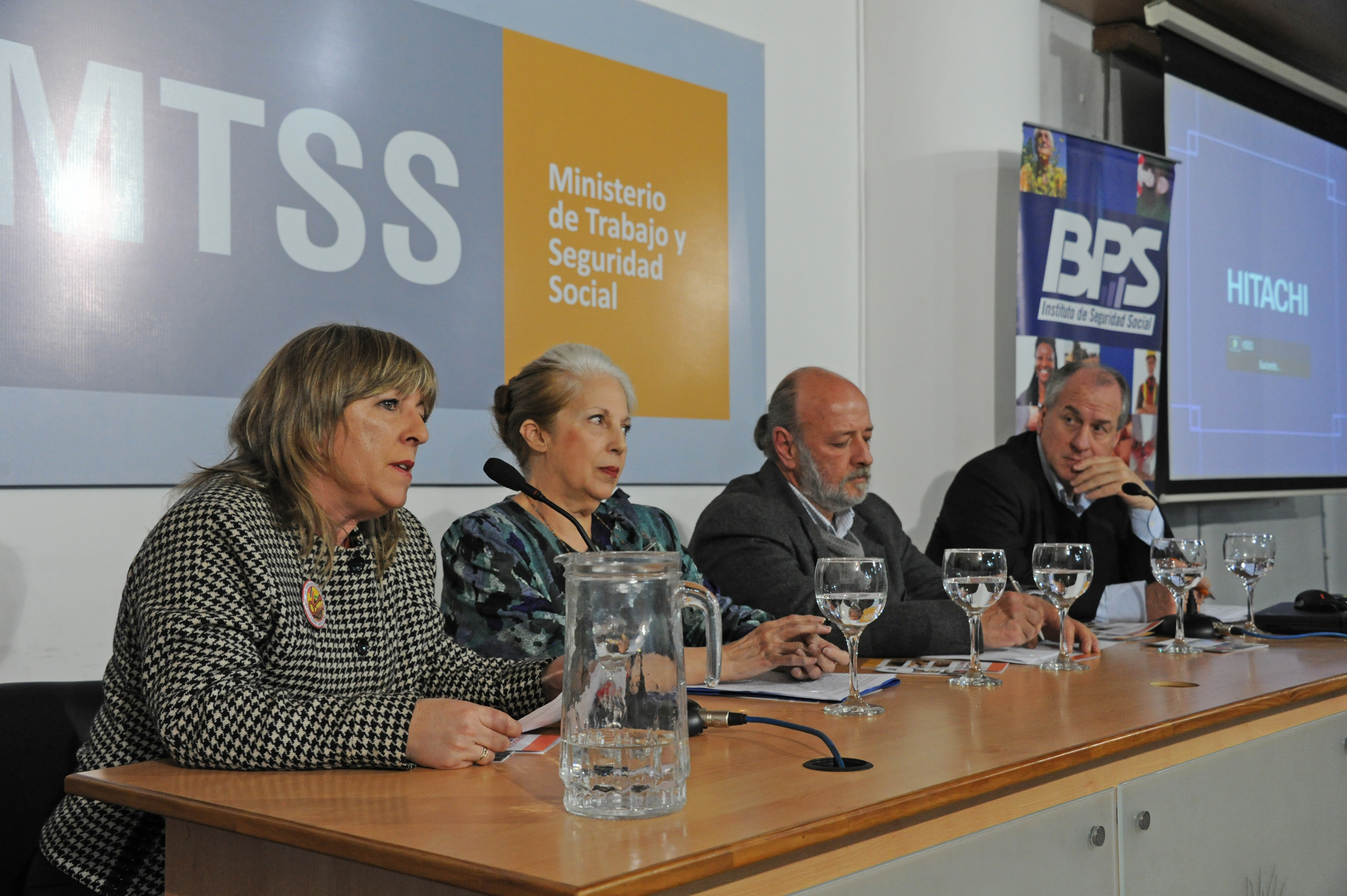 Lucía Gándara, presidenta del Sindicato Uruguayo de Trabajadoras Domésticas, haciendo uso de la palabra