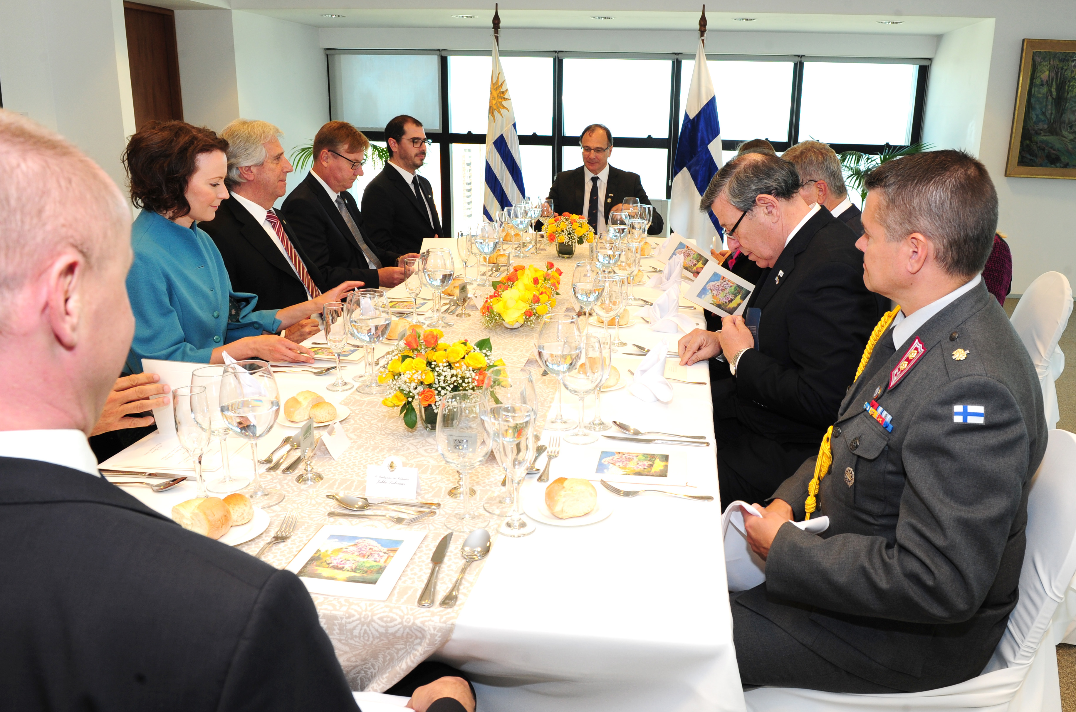 Almuerzo ofrecido al presidente finlandés y comitiva que lo acompaña
