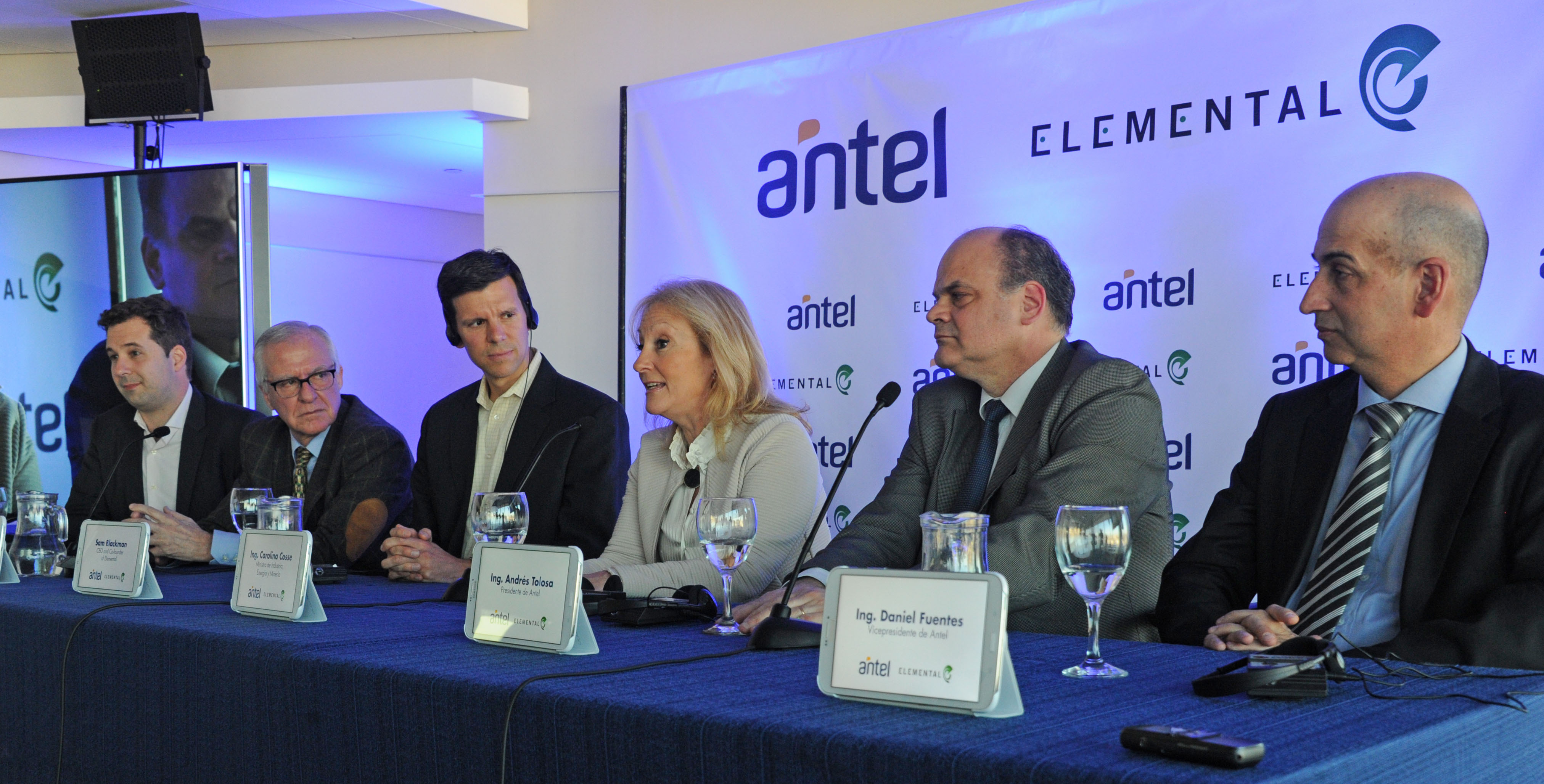 Ministra de Industria, Carolina Cosse se dirige a los presentes