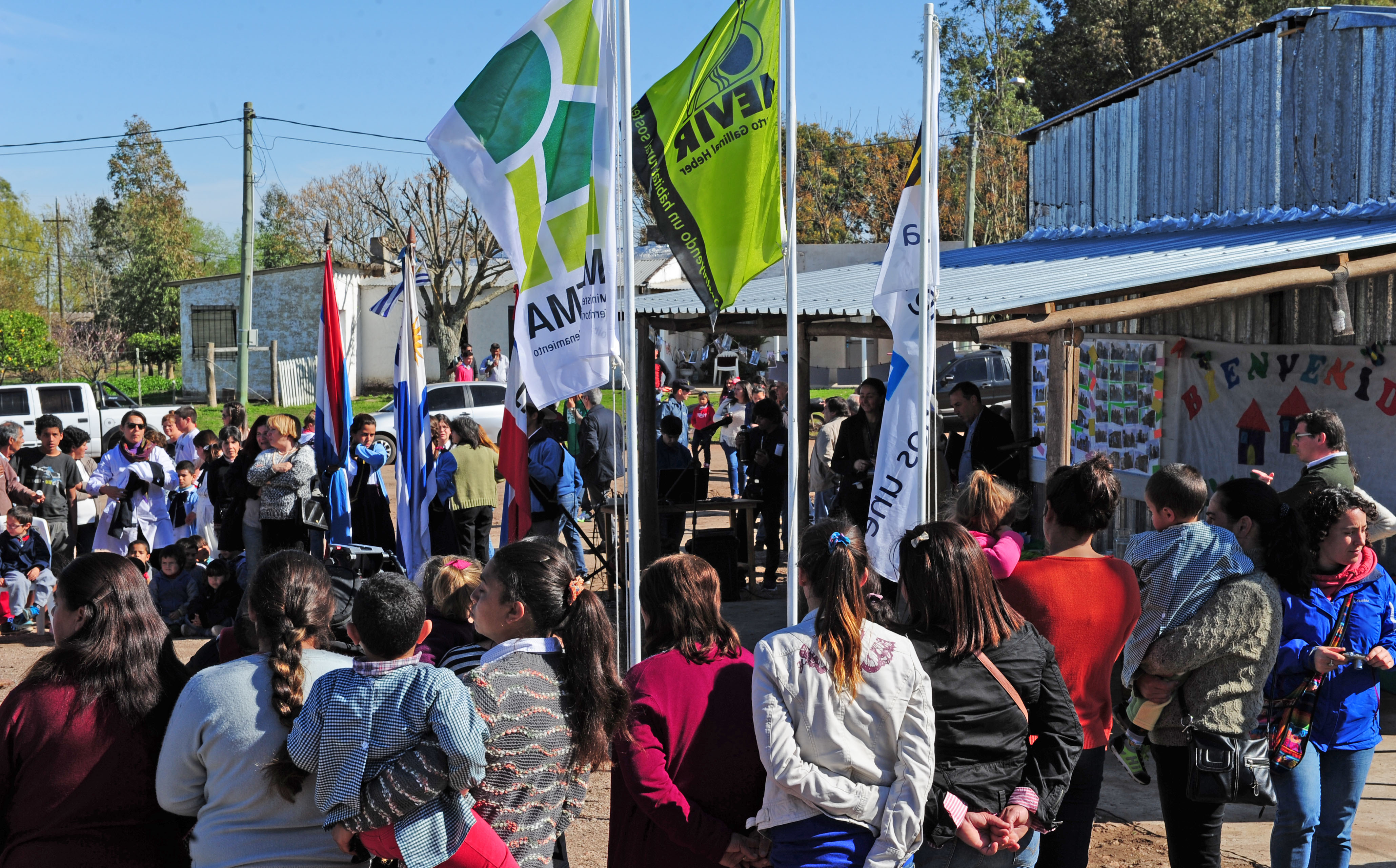 Acto de entrega de 47 viviendas en la localidad de Carlos Reyles