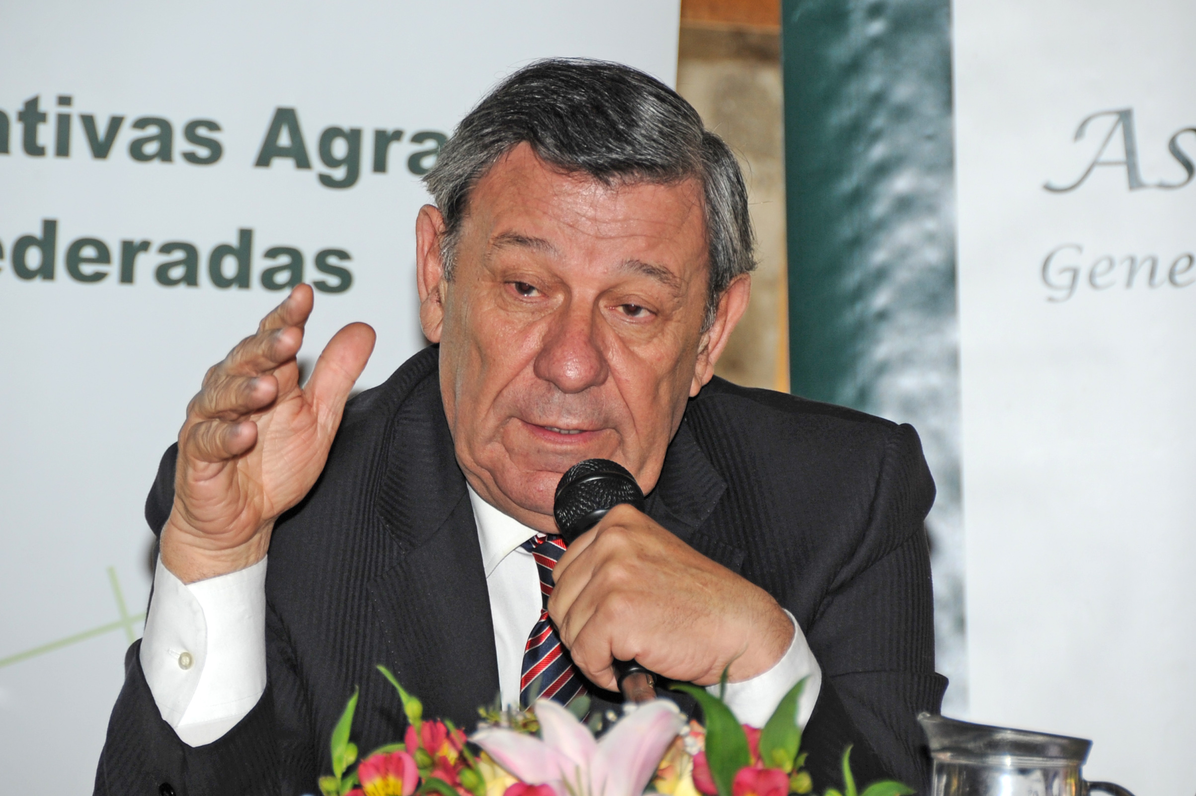 Canciller Rodolfo Nin Novoa, haciendo uso de la palabra