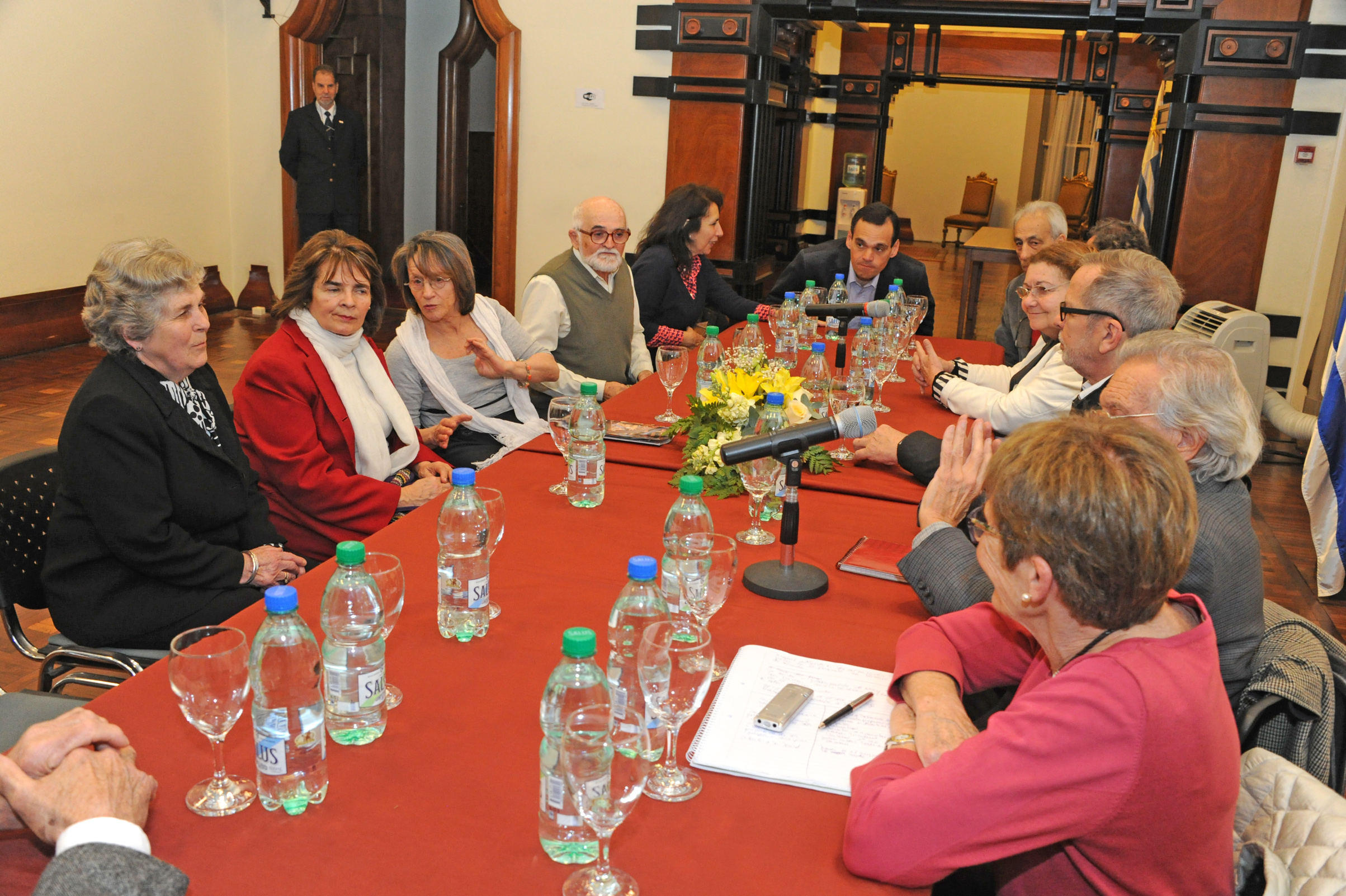 Mesa de participantes