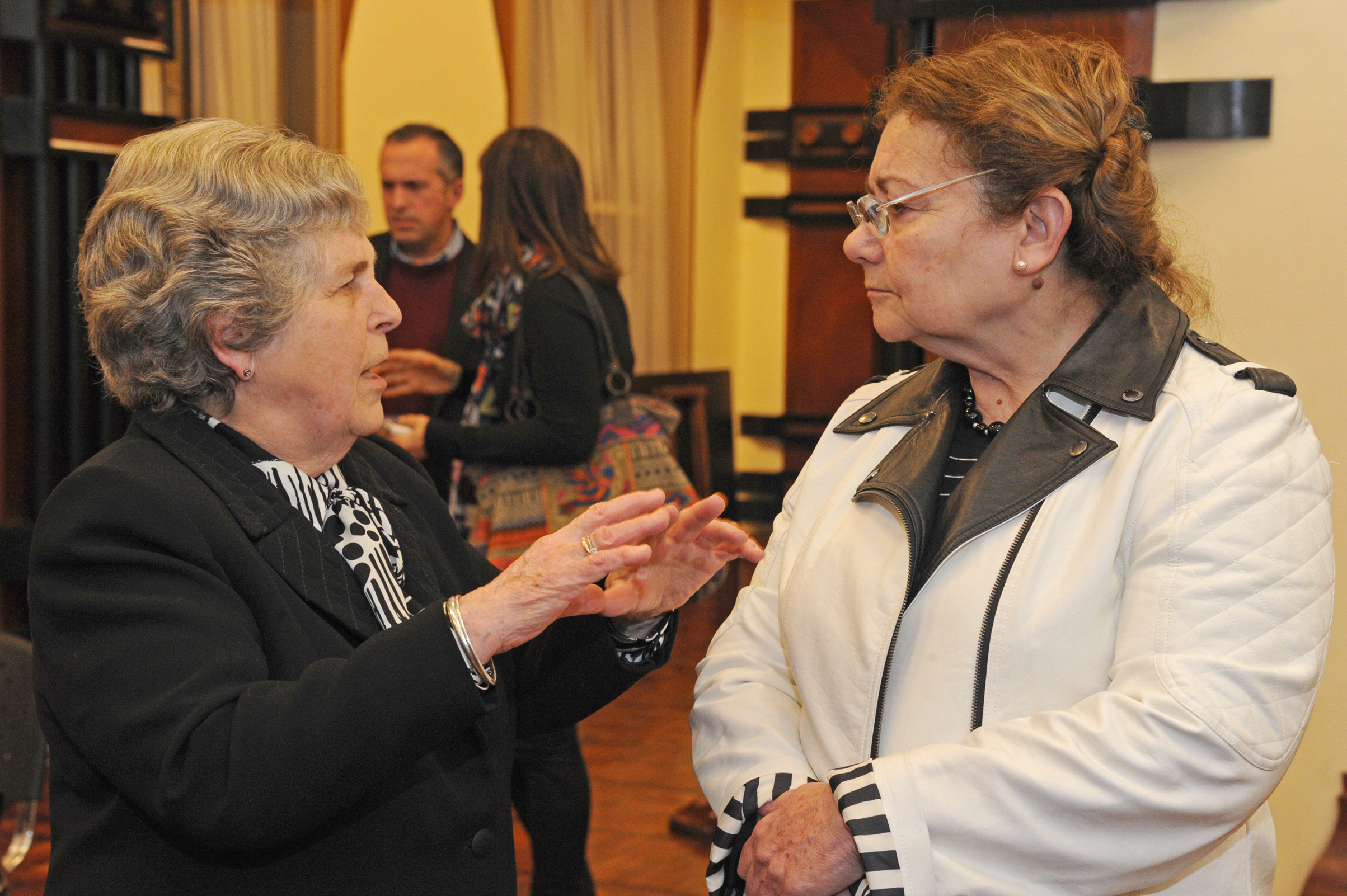 María Auxiliadora Delgado en diálogo con Edith Moraes