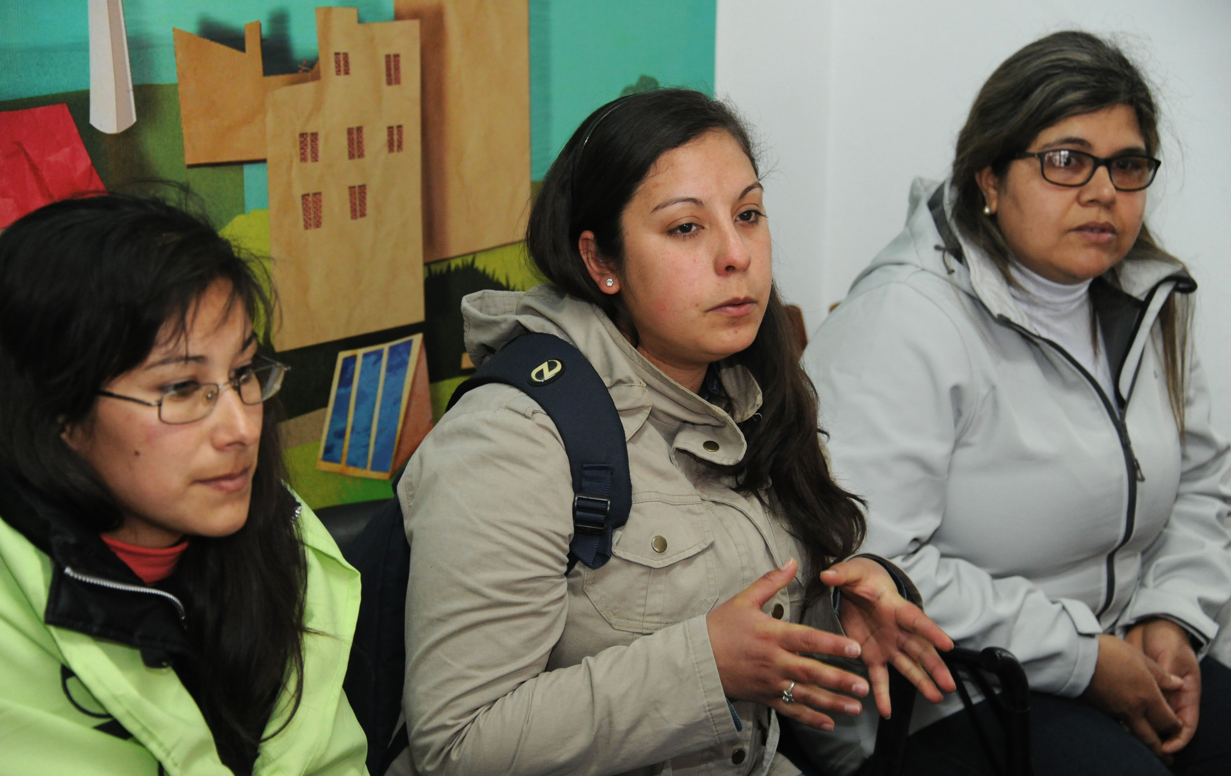 Vecinos conversan con autoridades del MVOTMA