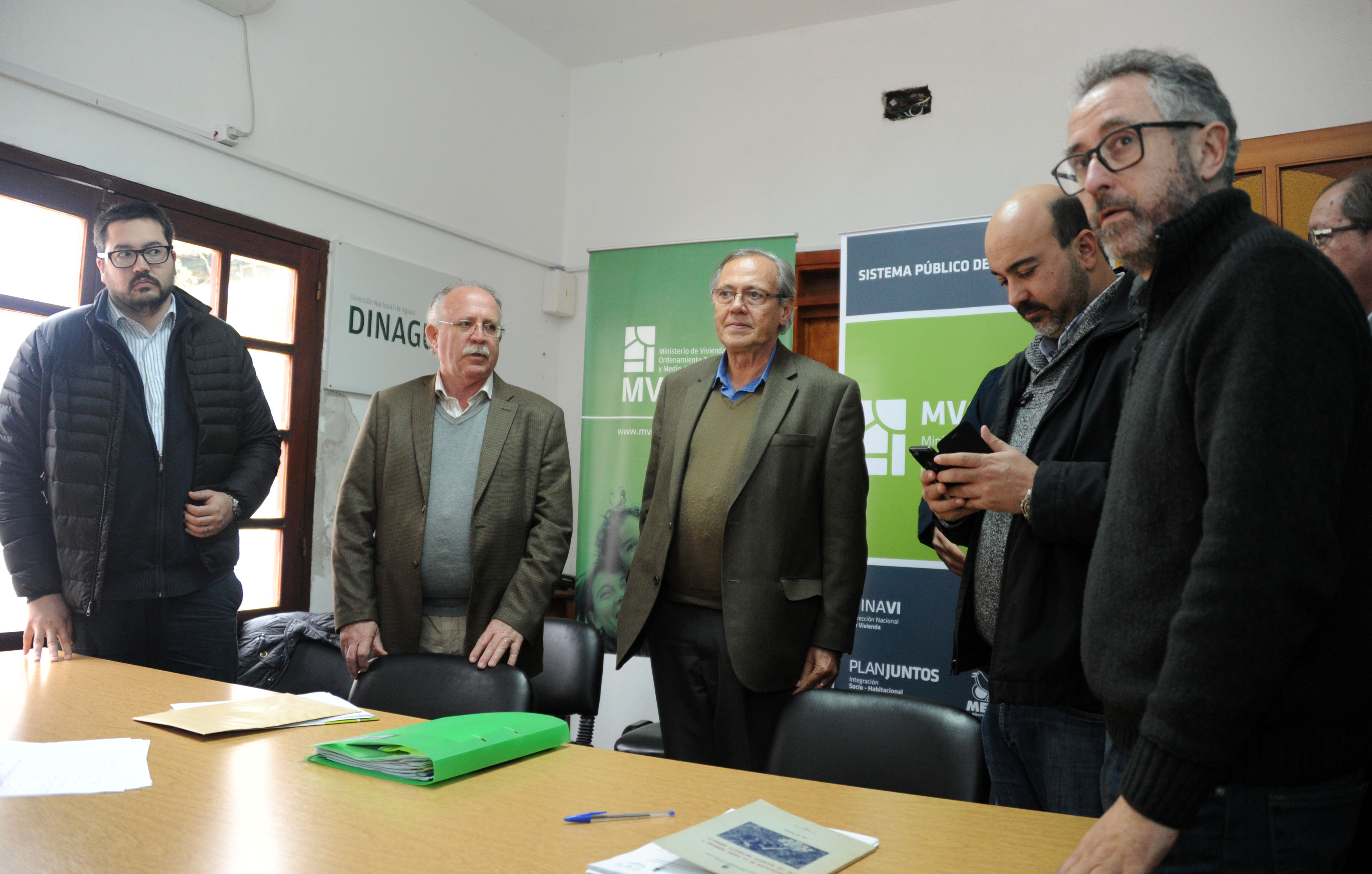 Autoridades del MVOTMA , previo a la conferencia de prensa