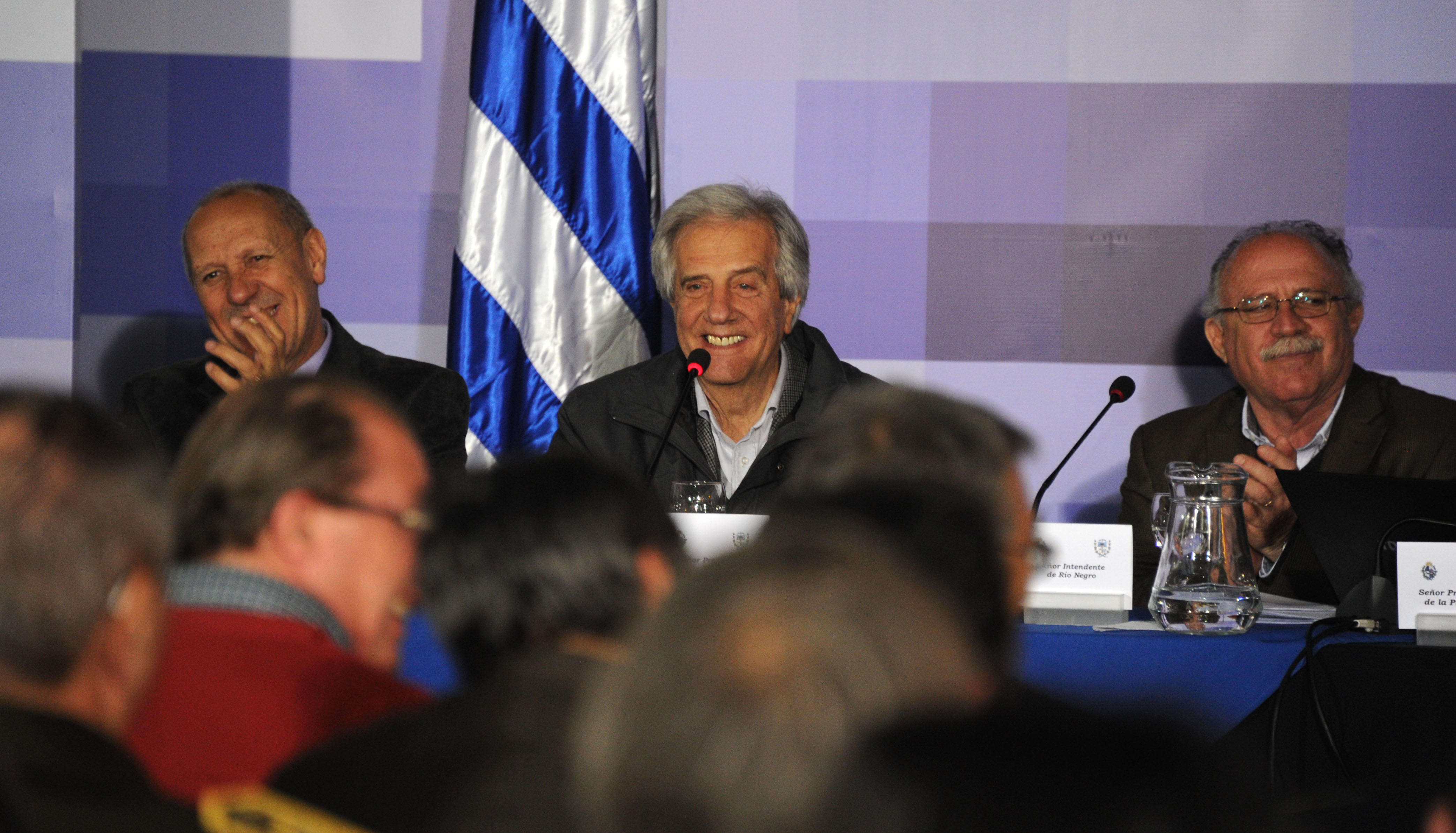 Vázquez intercambia palabras con las fuerza vivas de Fray Bentos