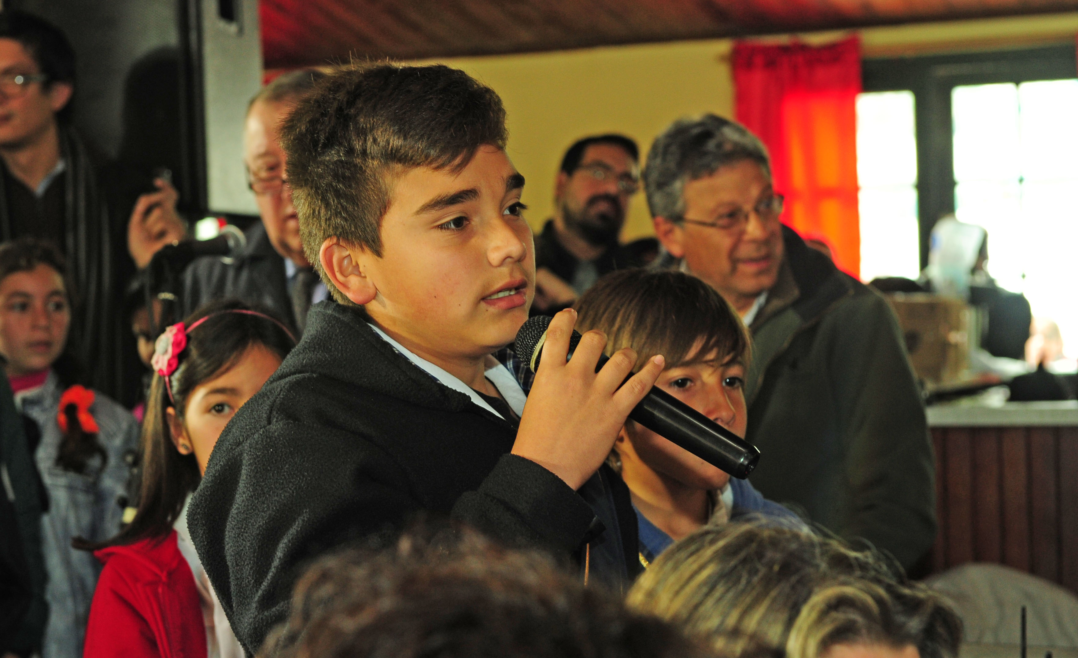 Escolar conversa con el presidente