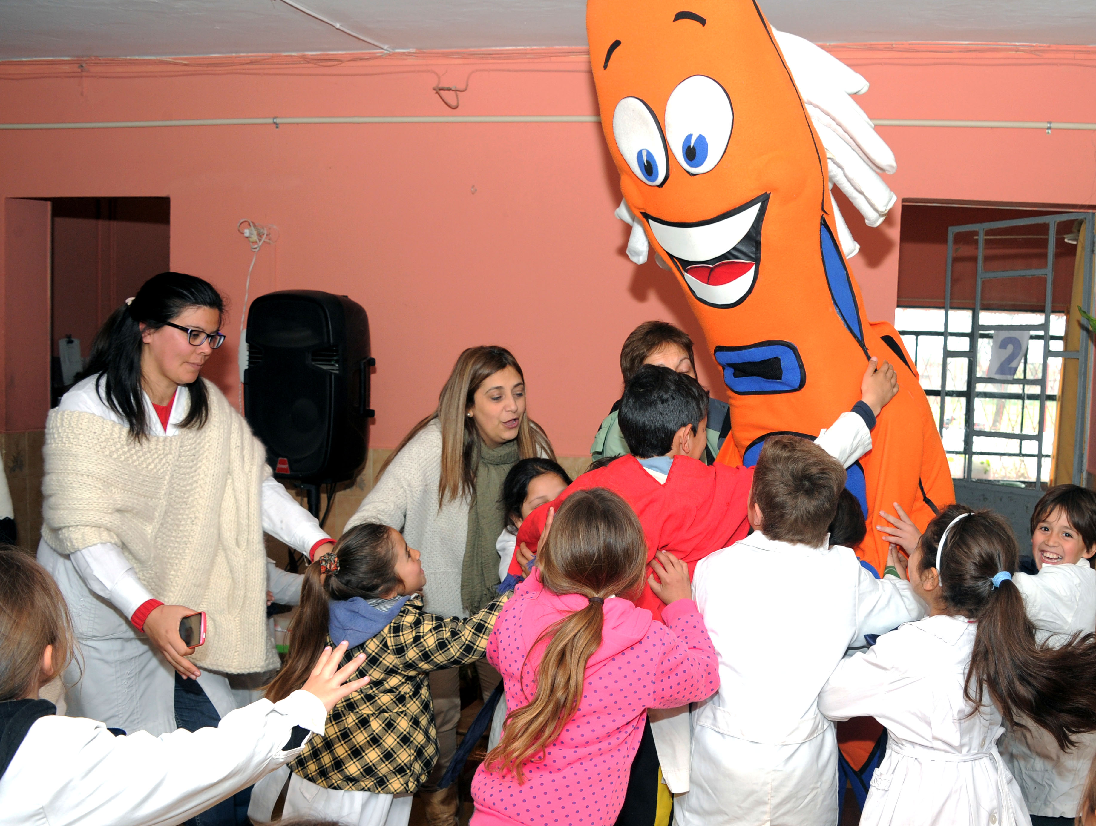 Escolares durante la presentación