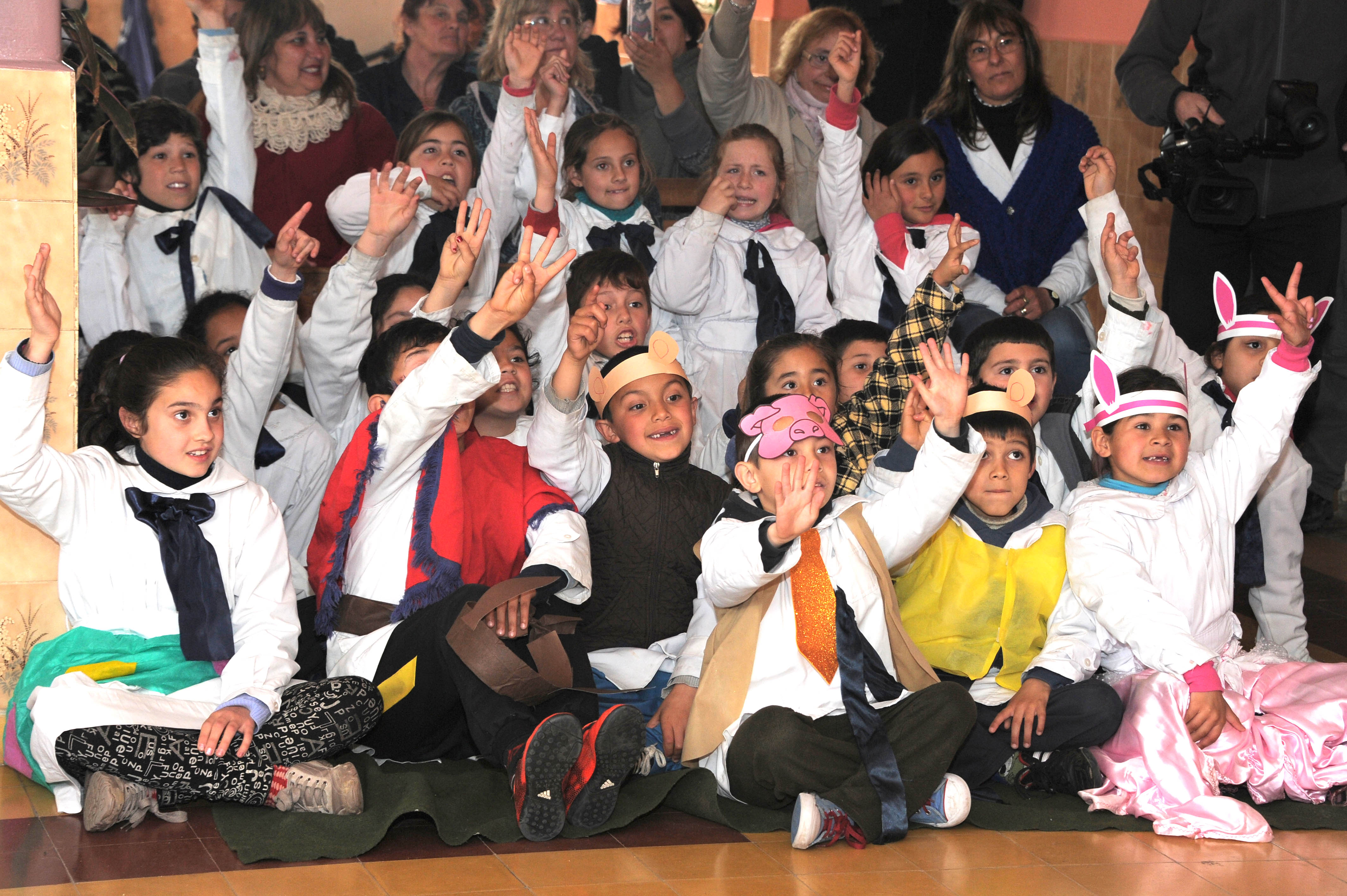 Escolares durante la presentación