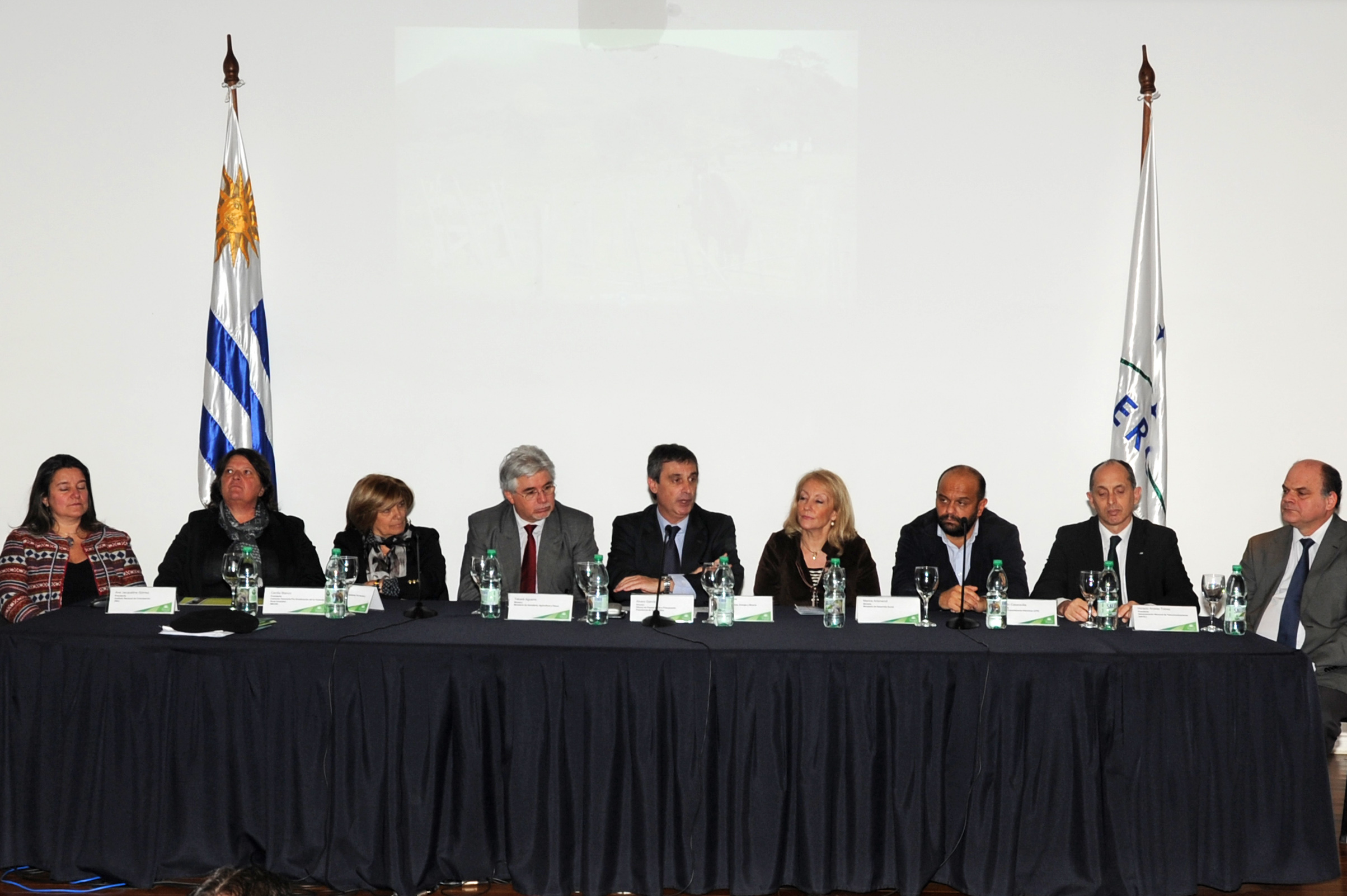 Mesa de autoridades al inicio de la convocatoria