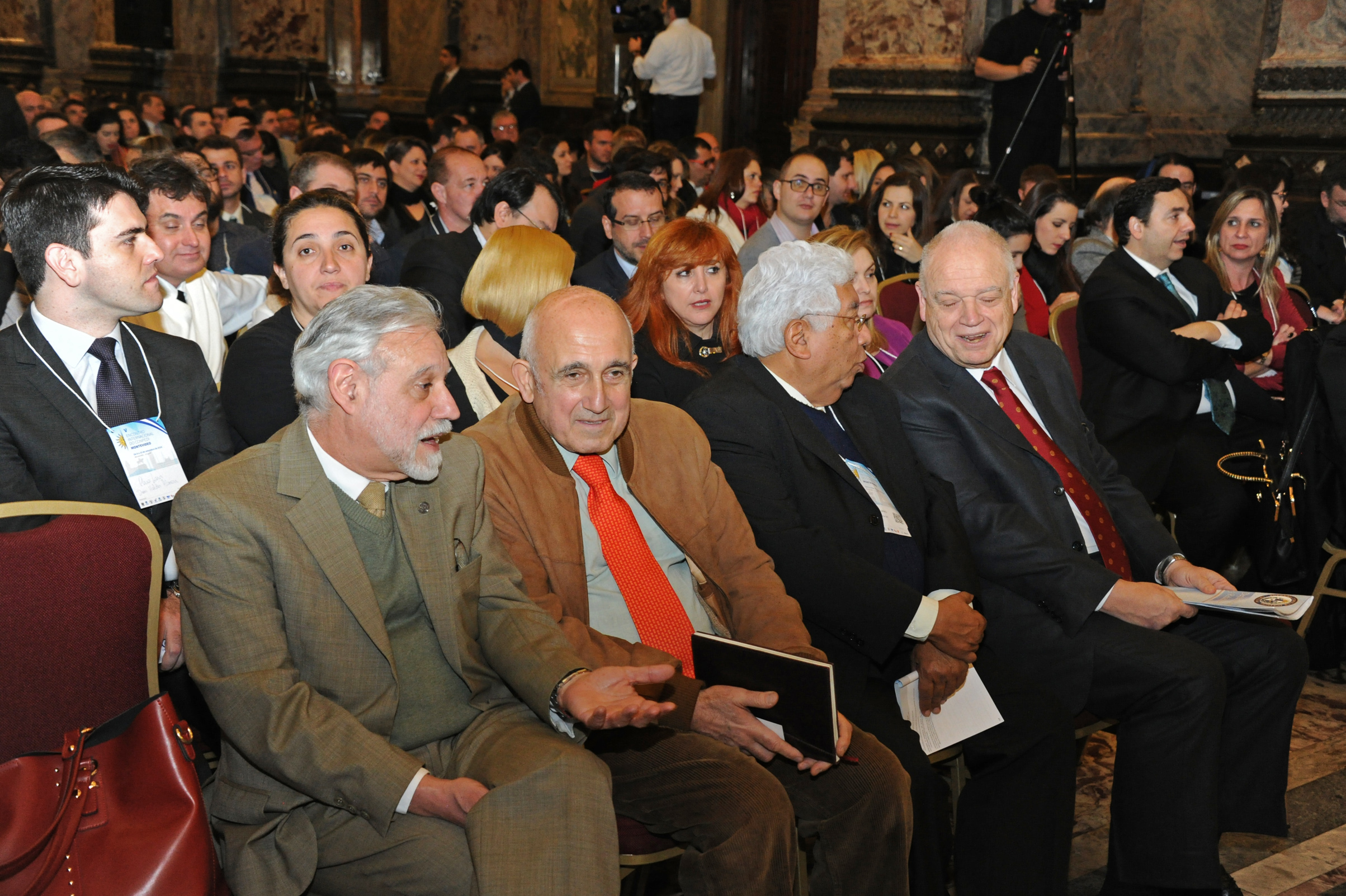 Autoridades presentes