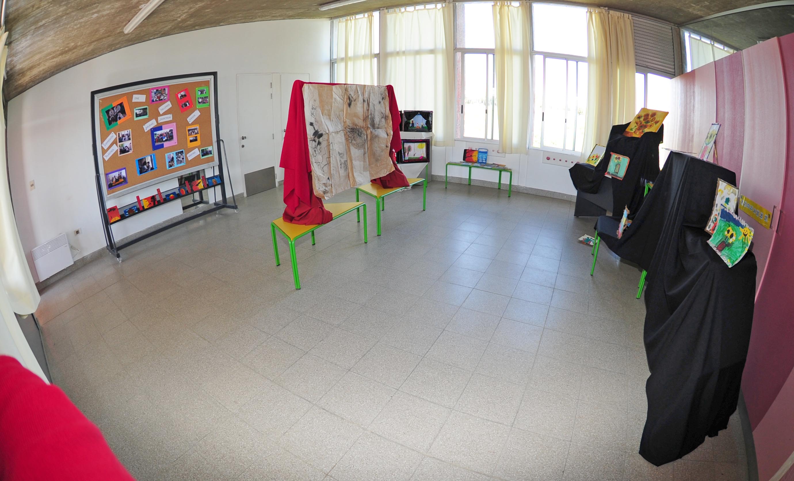 Salón de la Escuela N° 300, de tiempo completo, en Colonia Nicolich, Canelones