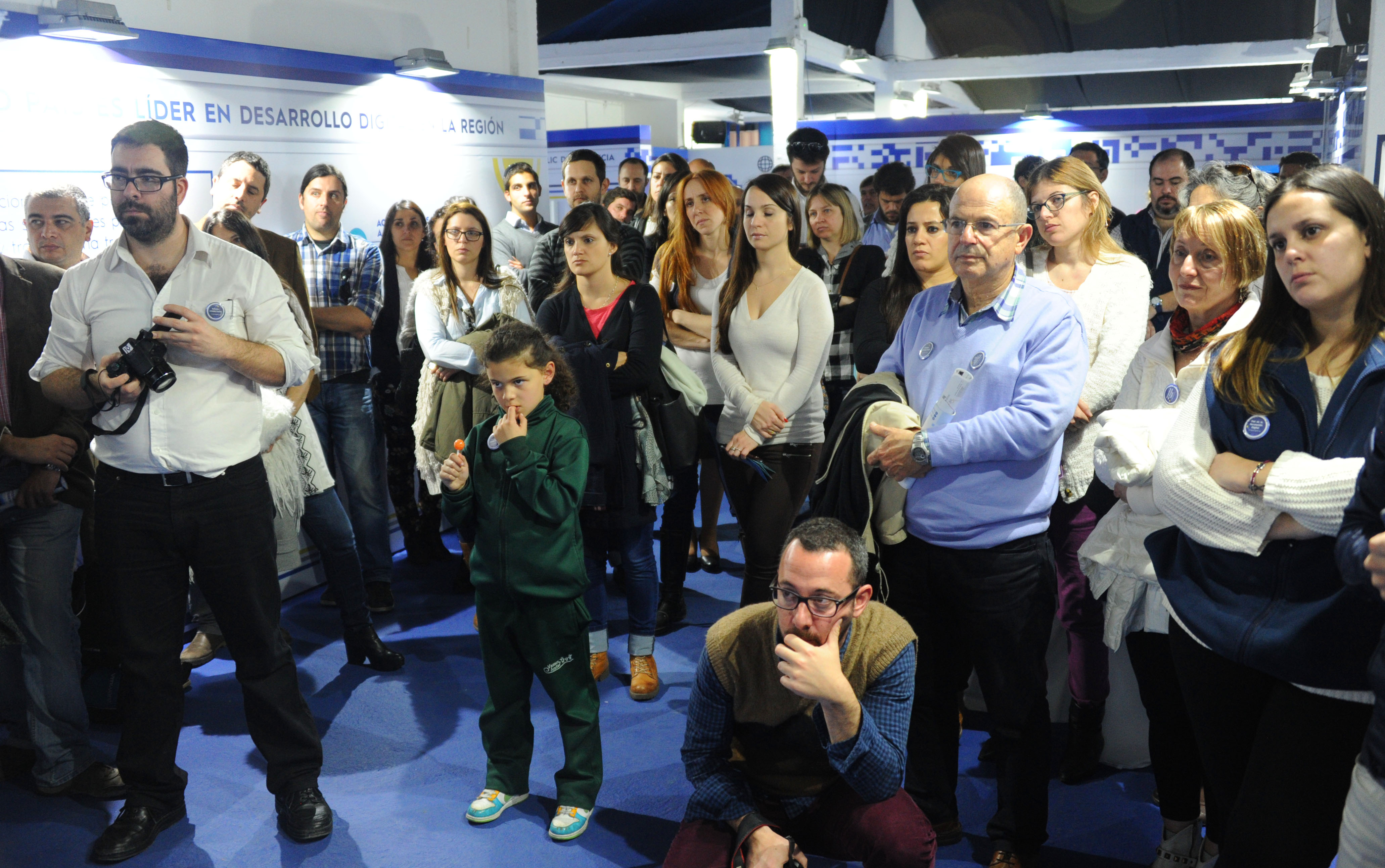 Asistentes a la inauguración