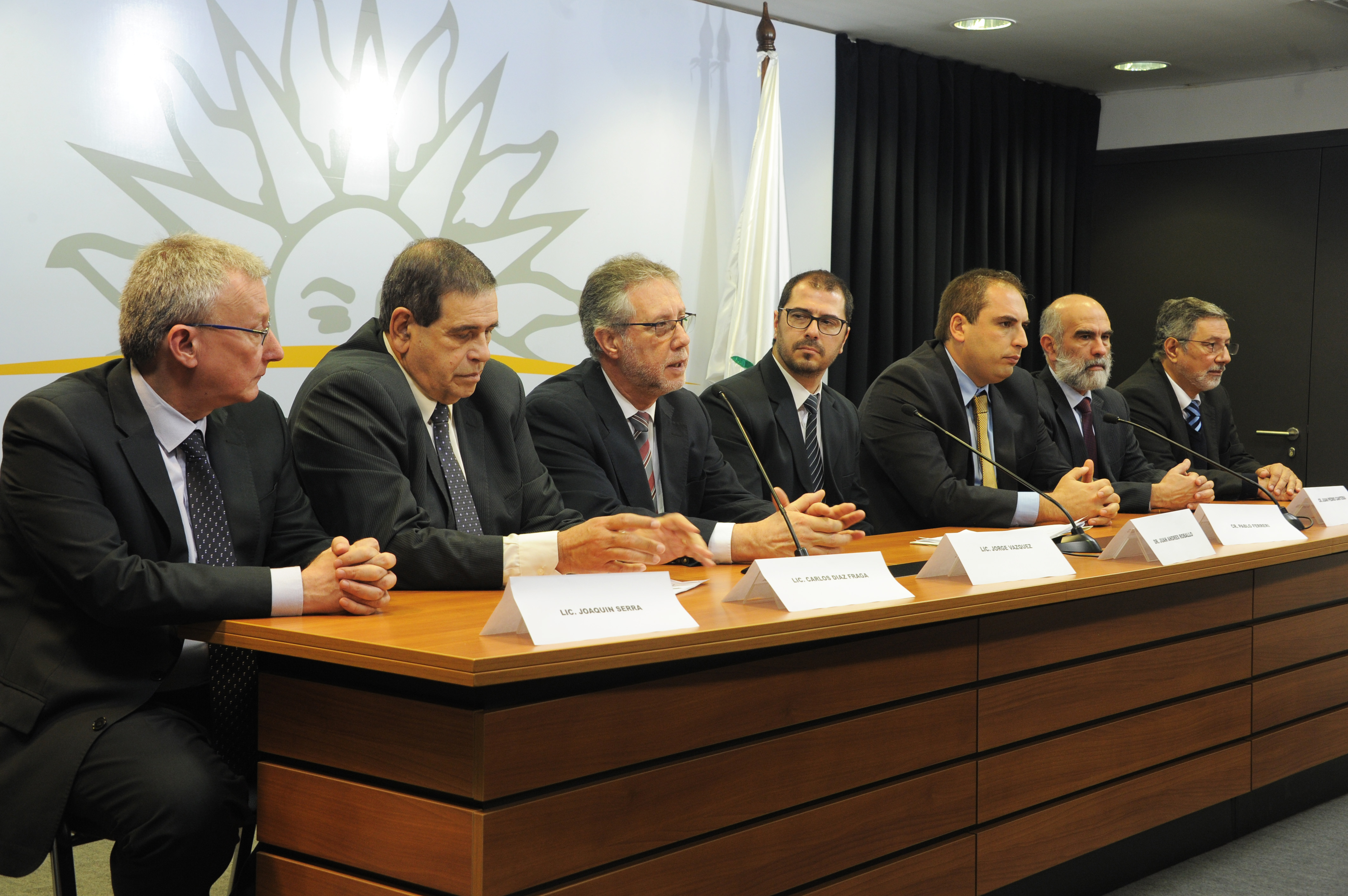 Subsecretario de turismo, Jorge Vázquez junto a autoridades se dirige a los presentes