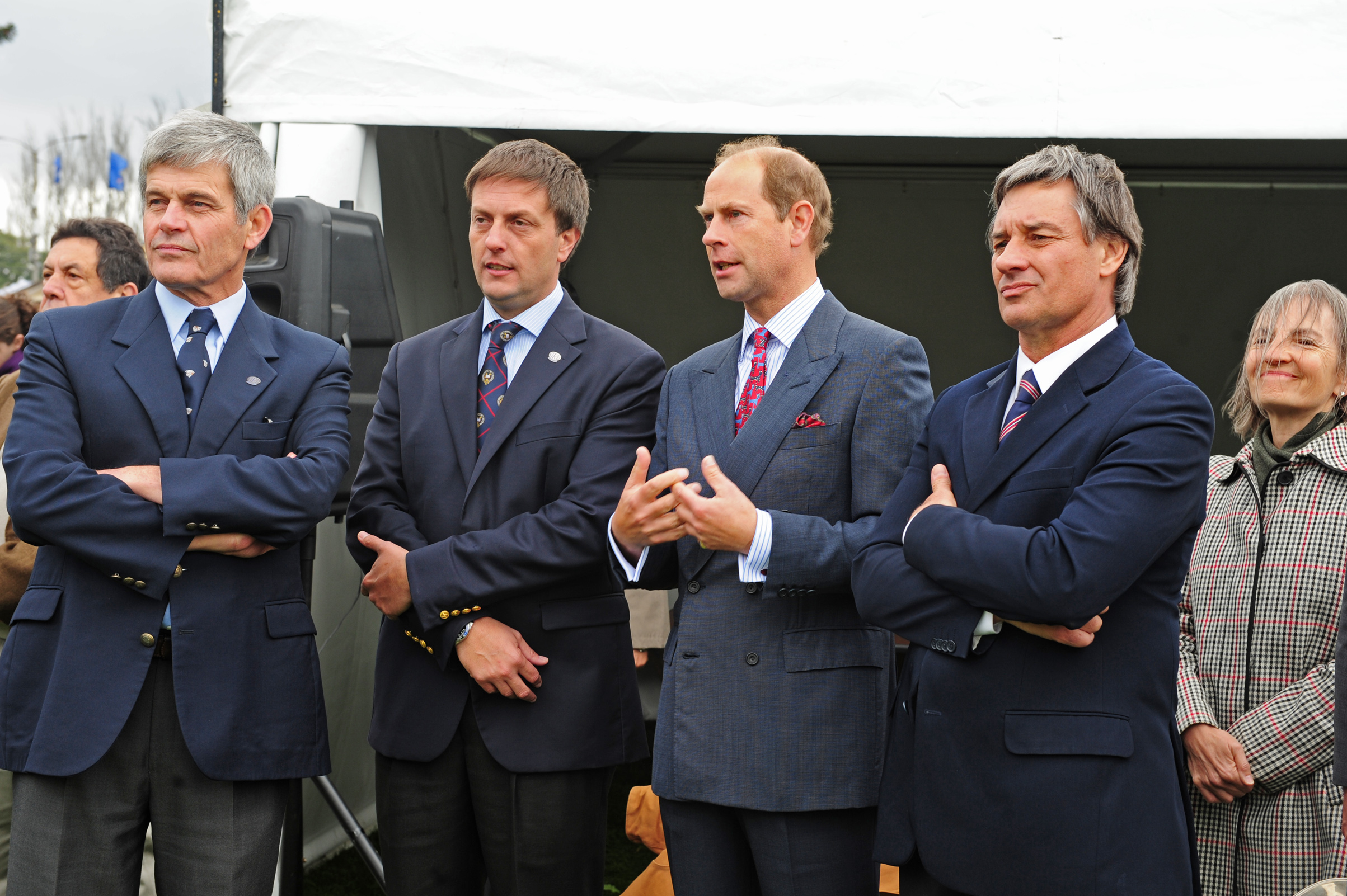 Príncipe Eduardo con autoridades de la Asociación Rural