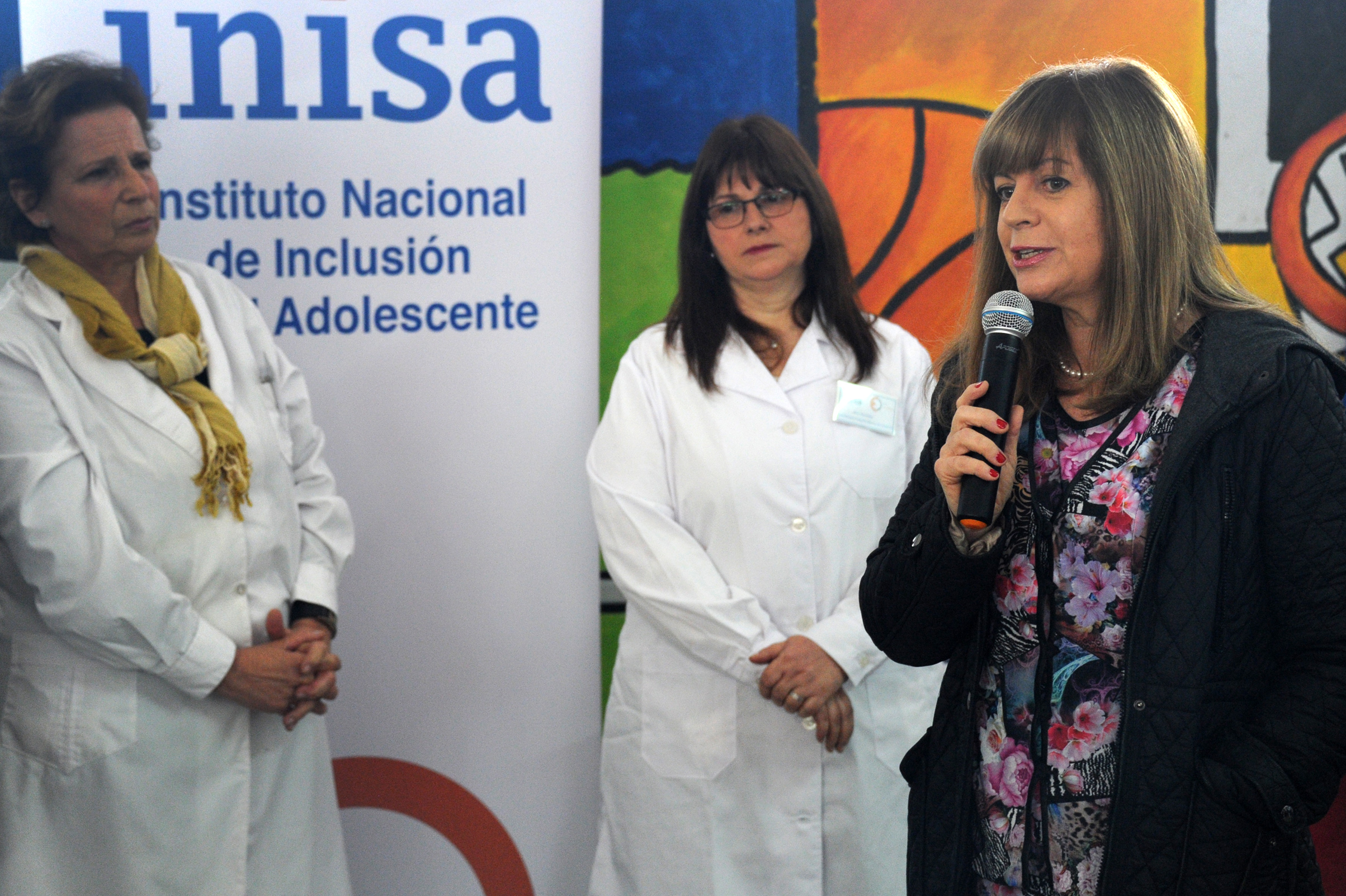 Presidenta de INISA, Gabriela Fulco, haciendo uso de la palabra