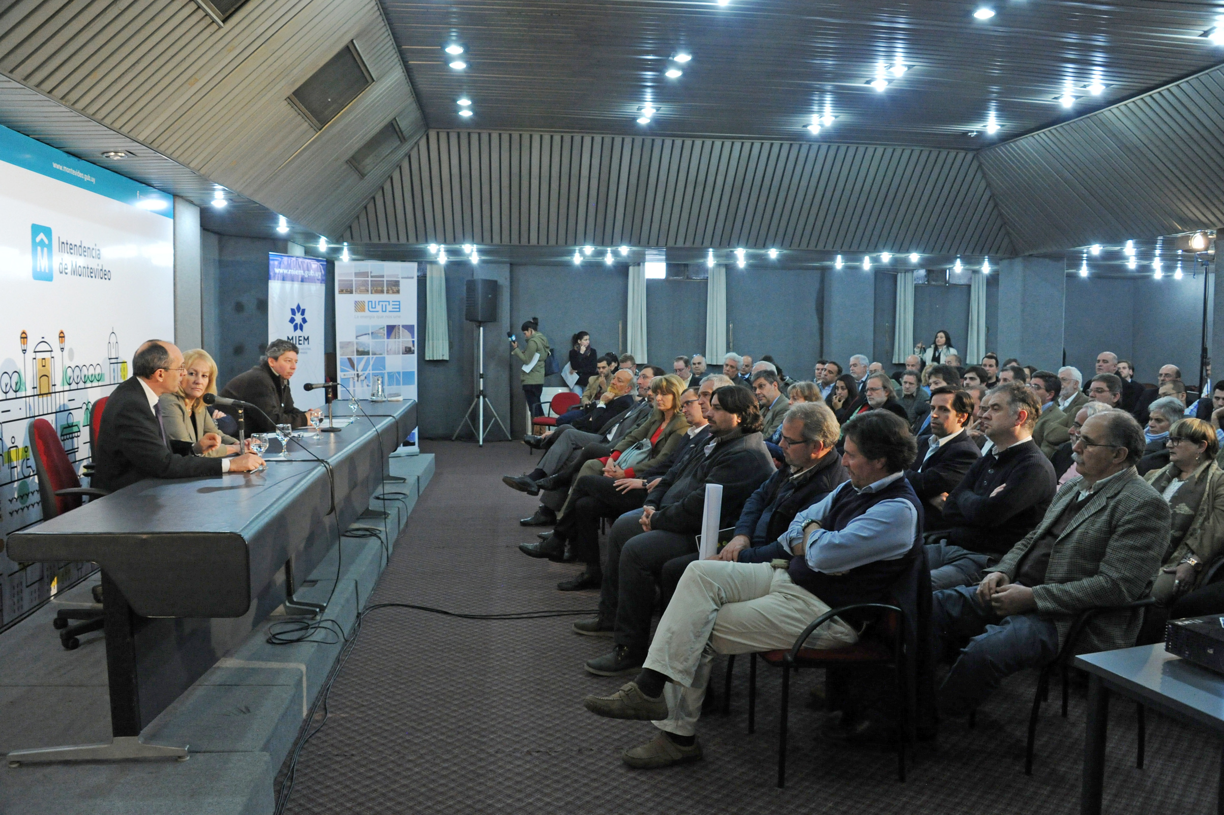 Presentación del informe sobre la performance de los vehículos del transporte público eléctrico