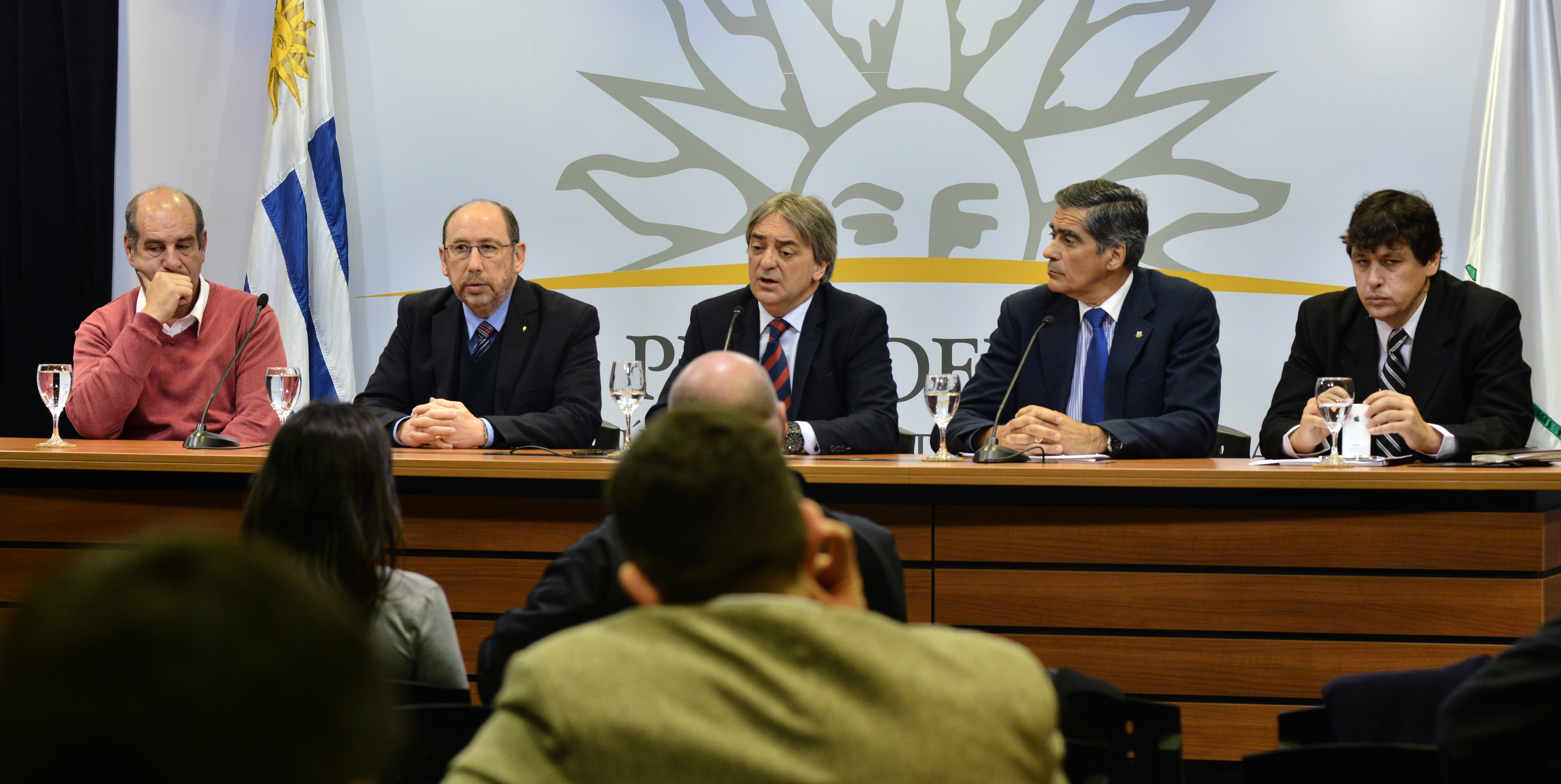 Federico Moreira, presidente de la Federación Ciclista Uruguaya (FCU), dirigiéndose a los presentes