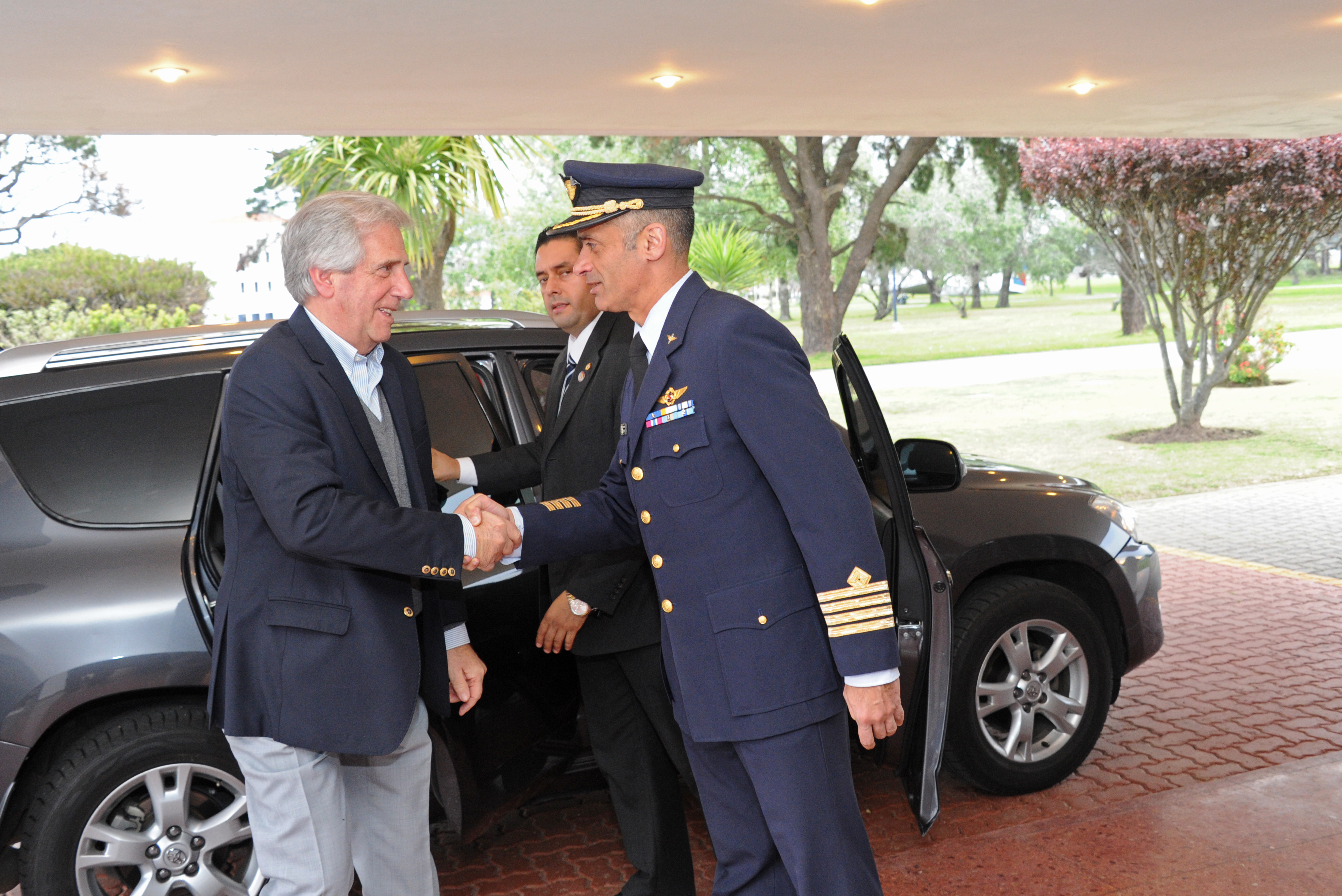 Llegada de Presidente de la República, Tabaré Vázquez, a la Base Aérea Nro. 1