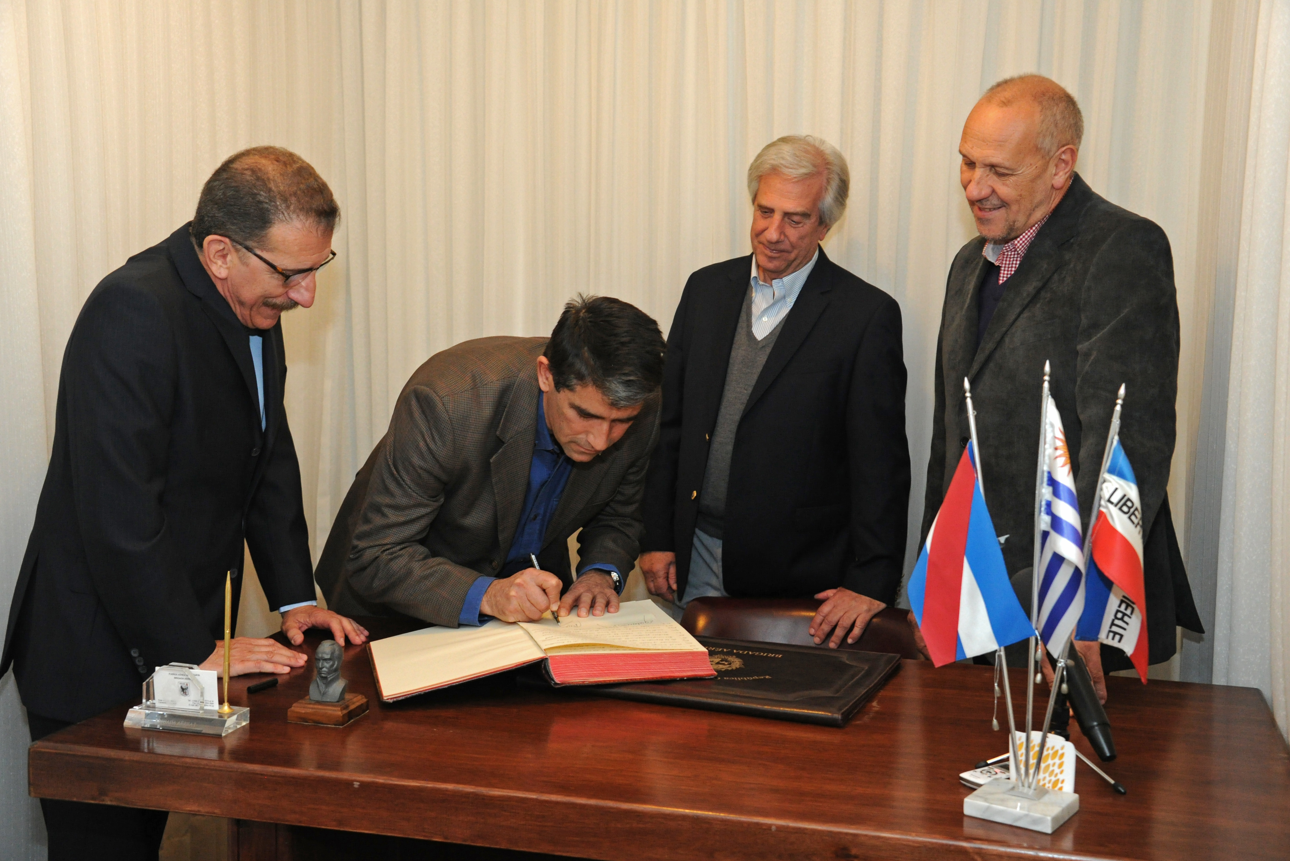 Firma de traspaso de mando